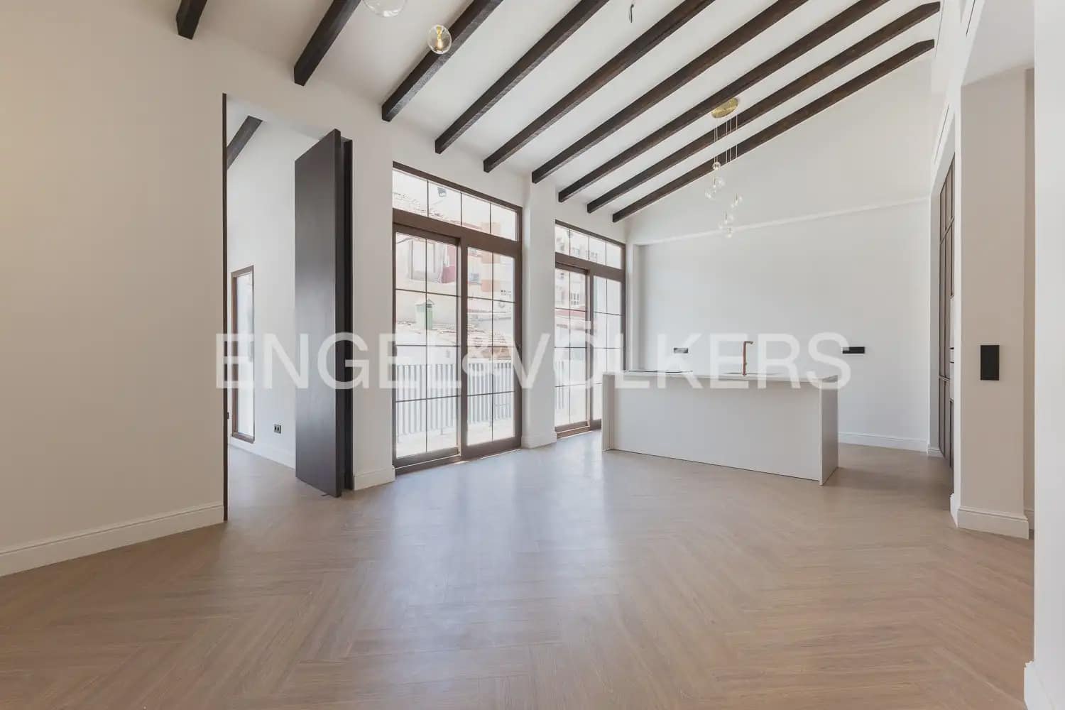 4 bedroom Townhouse for sale in Valencia city with pool - € 1,190,000 (Ref: 9937333)