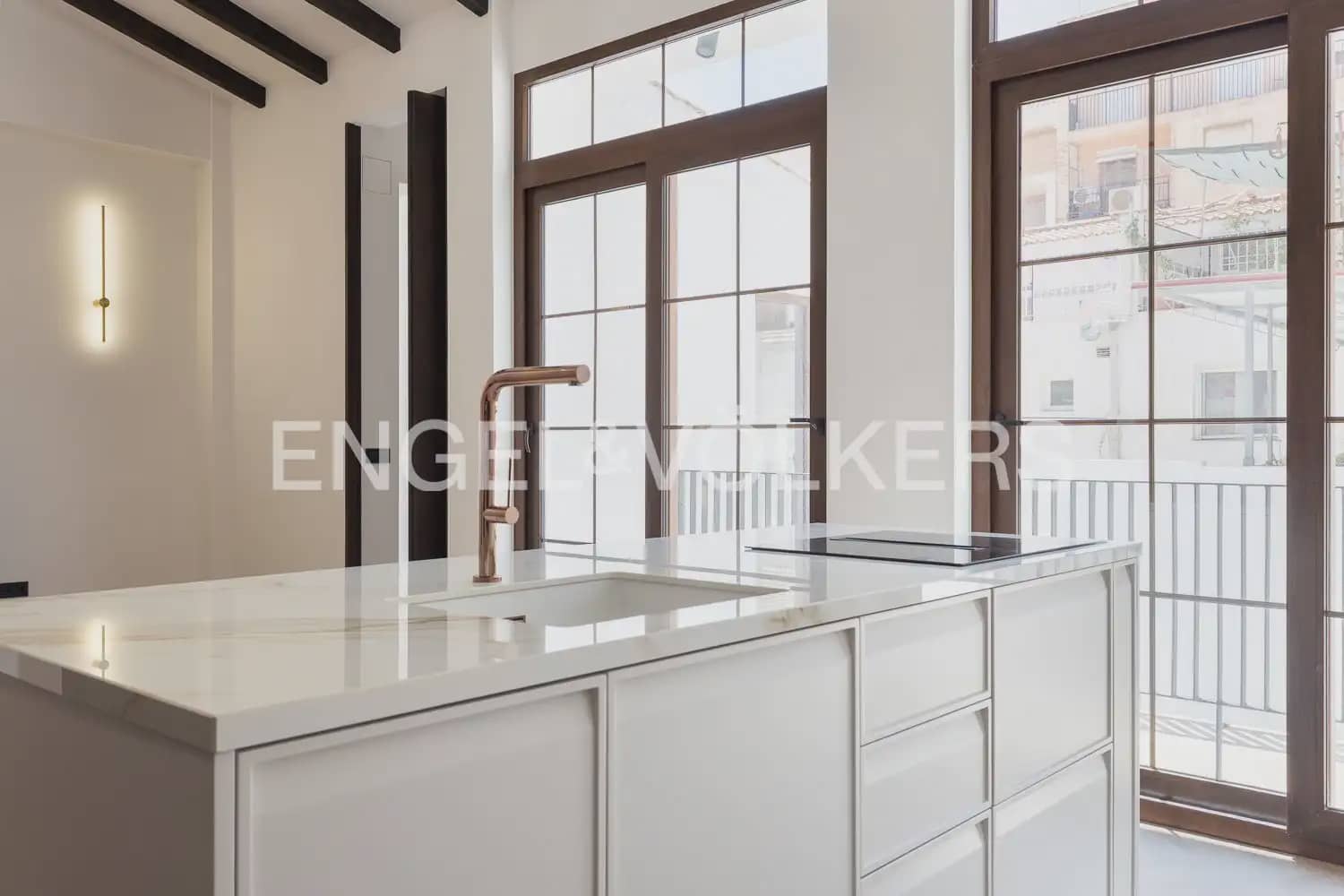 4 bedroom Townhouse for sale in Valencia city with pool - € 1,190,000 (Ref: 9937333)