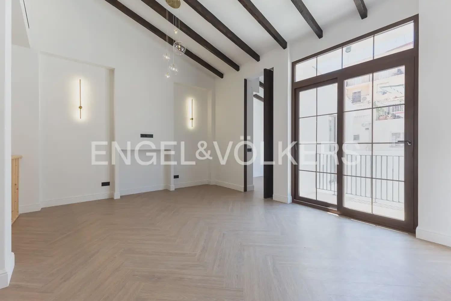 4 bedroom Townhouse for sale in Valencia city with pool - € 1,190,000 (Ref: 9937333)
