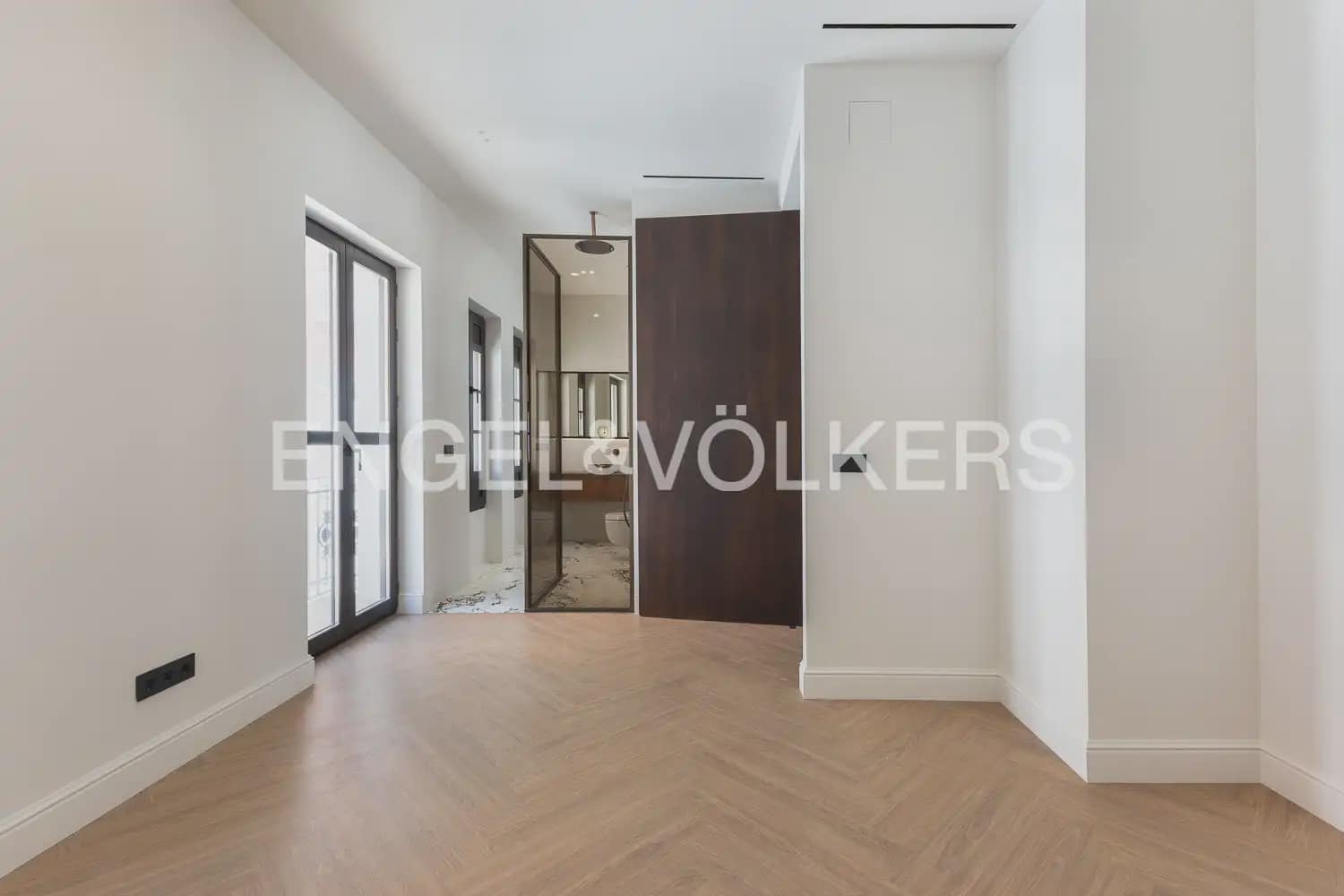 4 bedroom Townhouse for sale in Valencia city with pool - € 1,190,000 (Ref: 9937333)