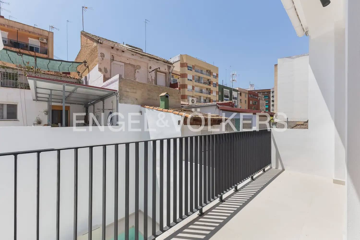4 bedroom Townhouse for sale in Valencia city with pool - € 1,190,000 (Ref: 9937333)