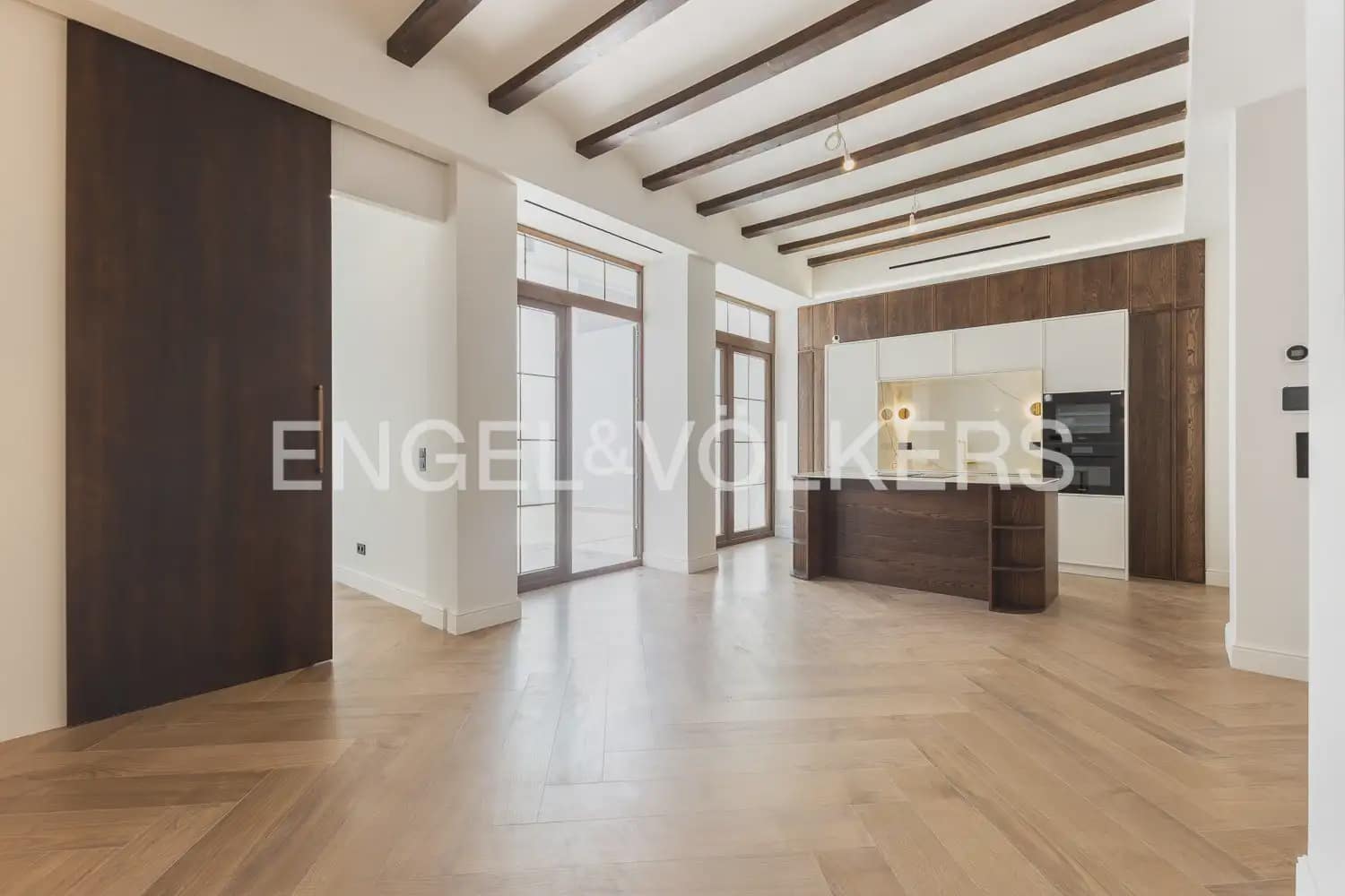 4 bedroom Townhouse for sale in Valencia city with pool - € 1,190,000 (Ref: 9937333)