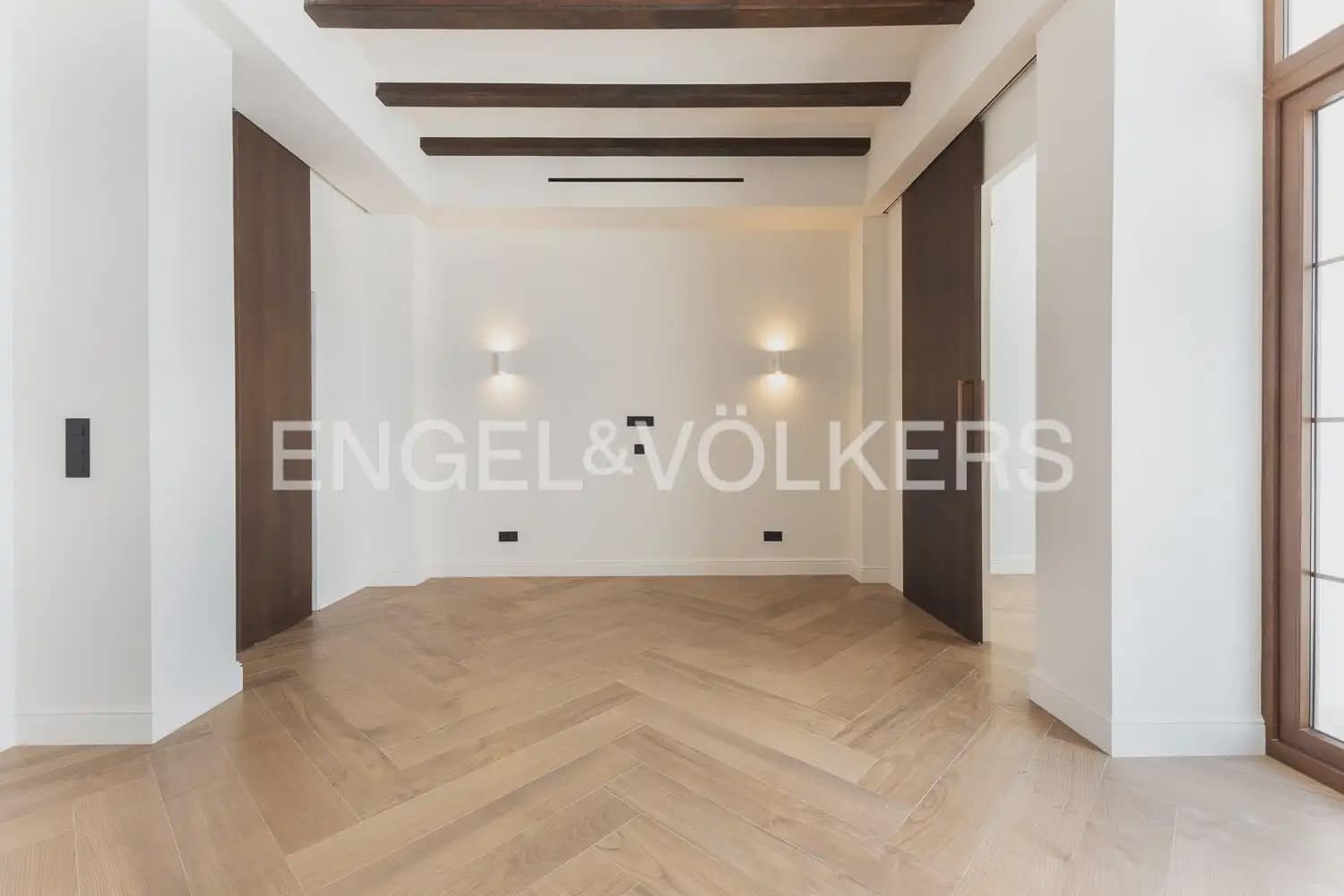4 bedroom Townhouse for sale in Valencia city with pool - € 1,190,000 (Ref: 9937333)