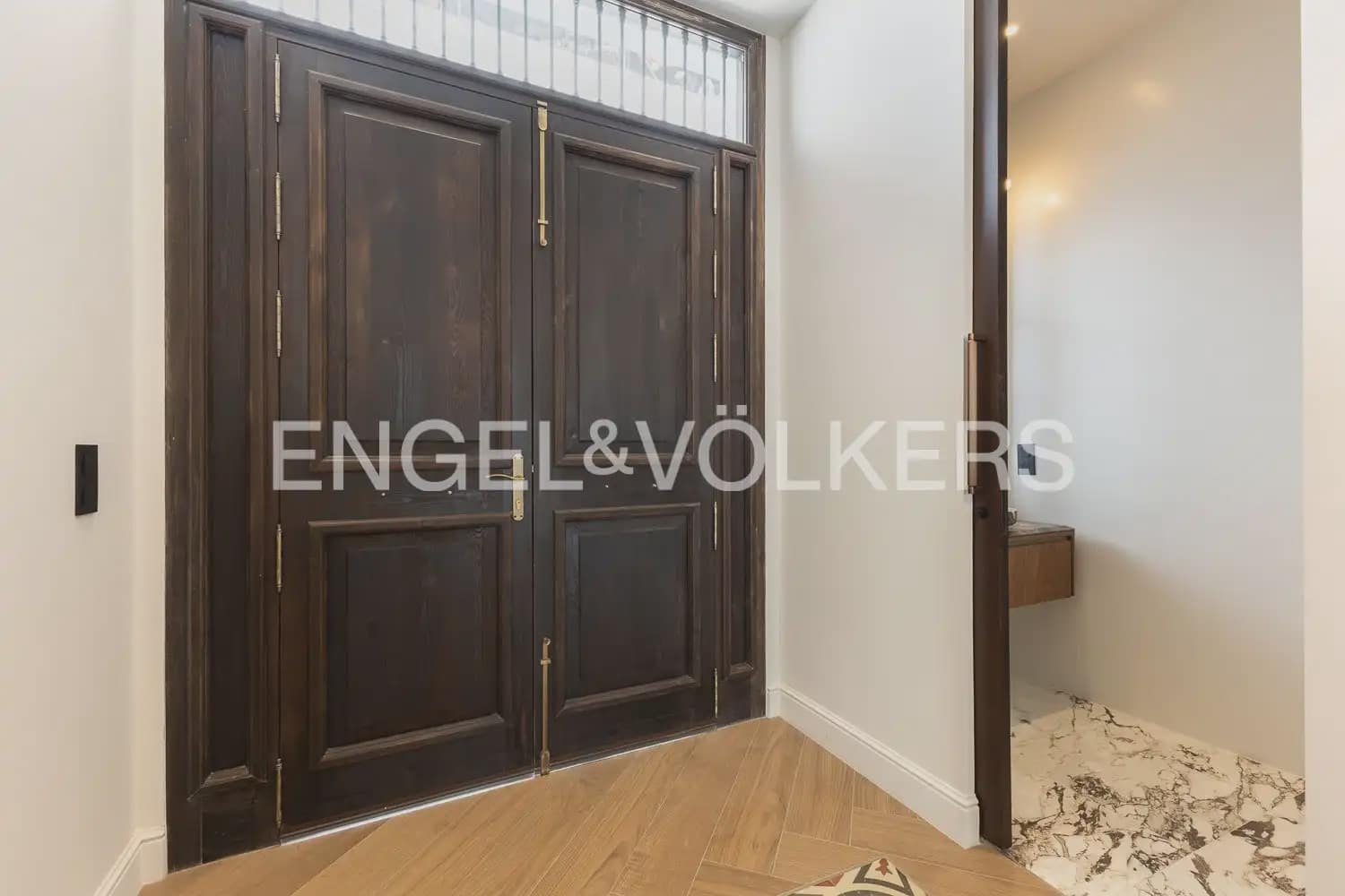 4 bedroom Townhouse for sale in Valencia city with pool - € 1,190,000 (Ref: 9937333)