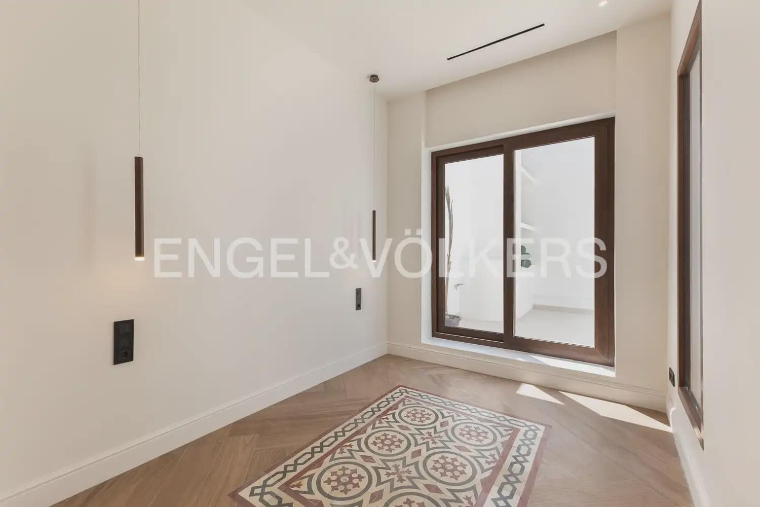 4 bedroom Townhouse for sale in Valencia city with pool - € 1,190,000 (Ref: 9937333)