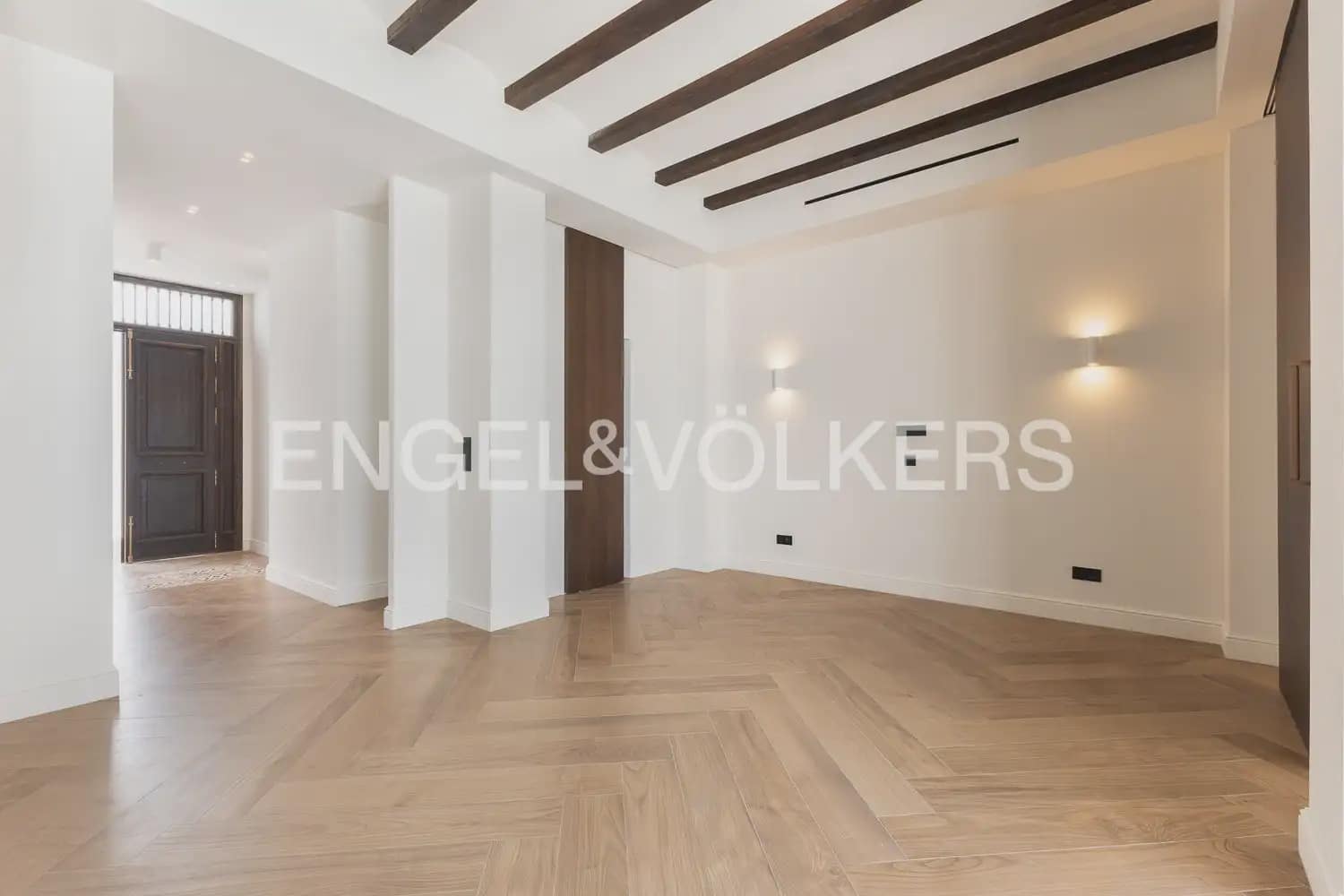 4 bedroom Townhouse for sale in Valencia city with pool - € 1,190,000 (Ref: 9937333)