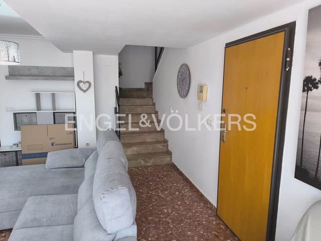 3 bedroom Penthouse for rent in Paiporta with garage - € 1,500 (Ref: 9938471)