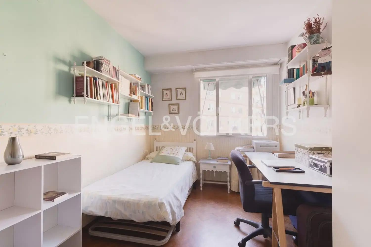 5 bedroom Flat for sale in Valencia city with garage - € 640,000 (Ref: 9938599)