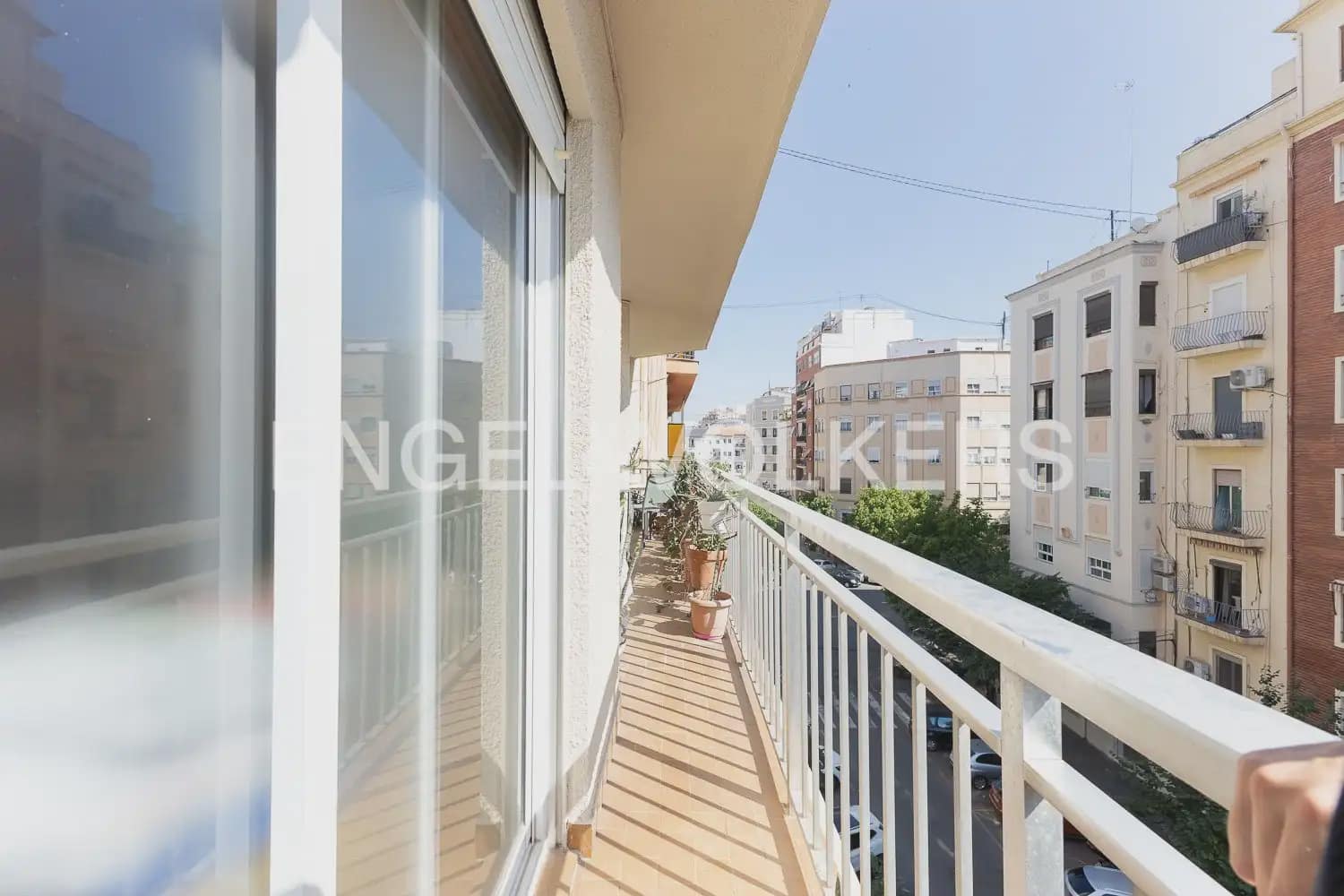 5 bedroom Flat for sale in Valencia city with garage - € 640,000 (Ref: 9938599)