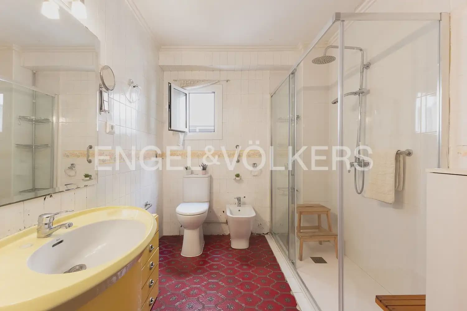 5 bedroom Flat for sale in Valencia city with garage - € 640,000 (Ref: 9938599)