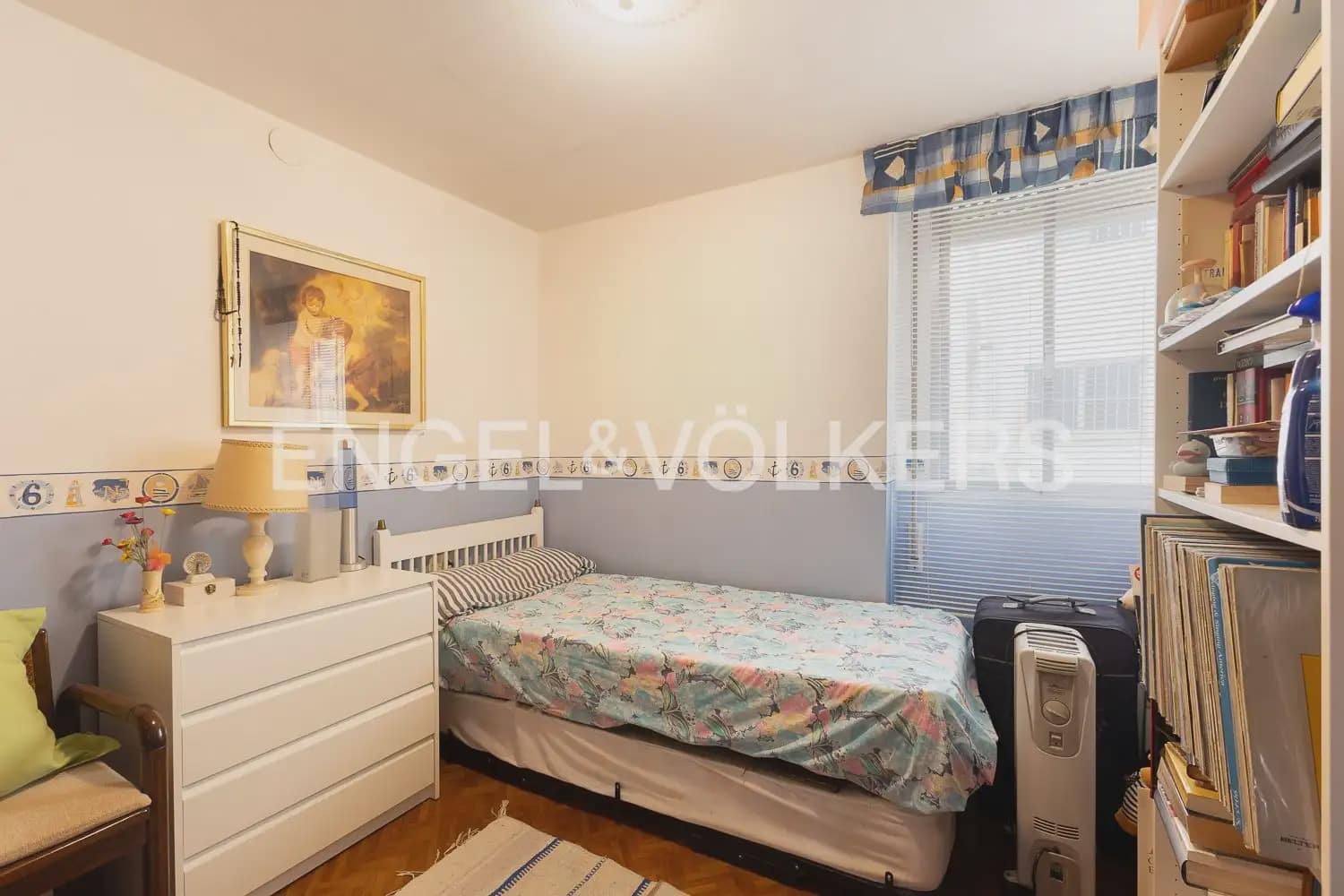 5 bedroom Flat for sale in Valencia city with garage - € 640,000 (Ref: 9938599)