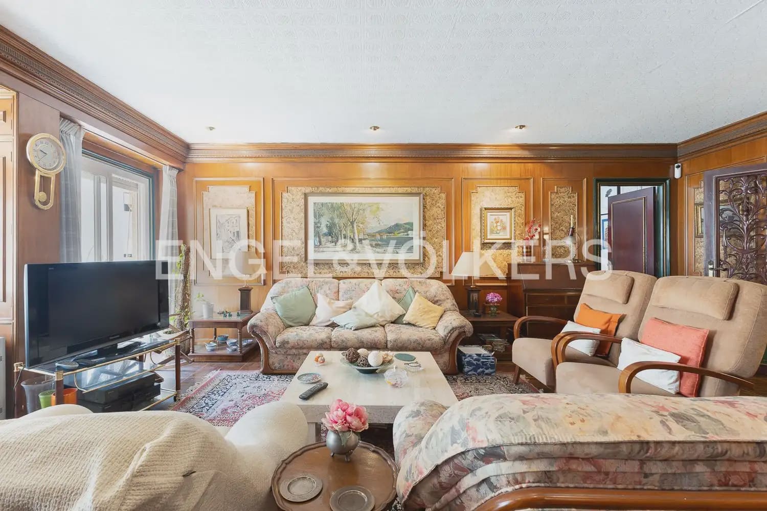 5 bedroom Flat for sale in Valencia city with garage - € 640,000 (Ref: 9938599)