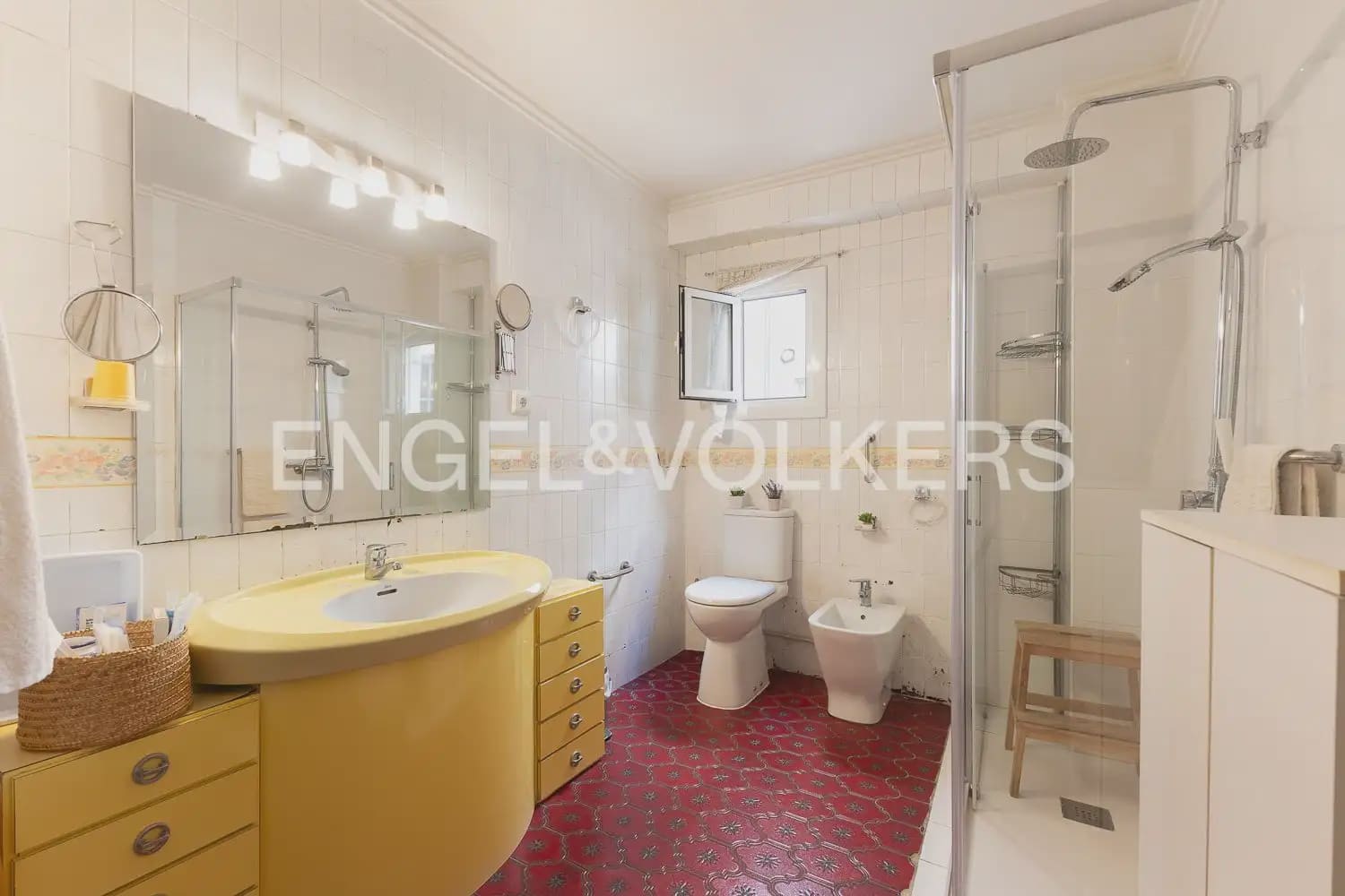 5 bedroom Flat for sale in Valencia city with garage - € 640,000 (Ref: 9938599)