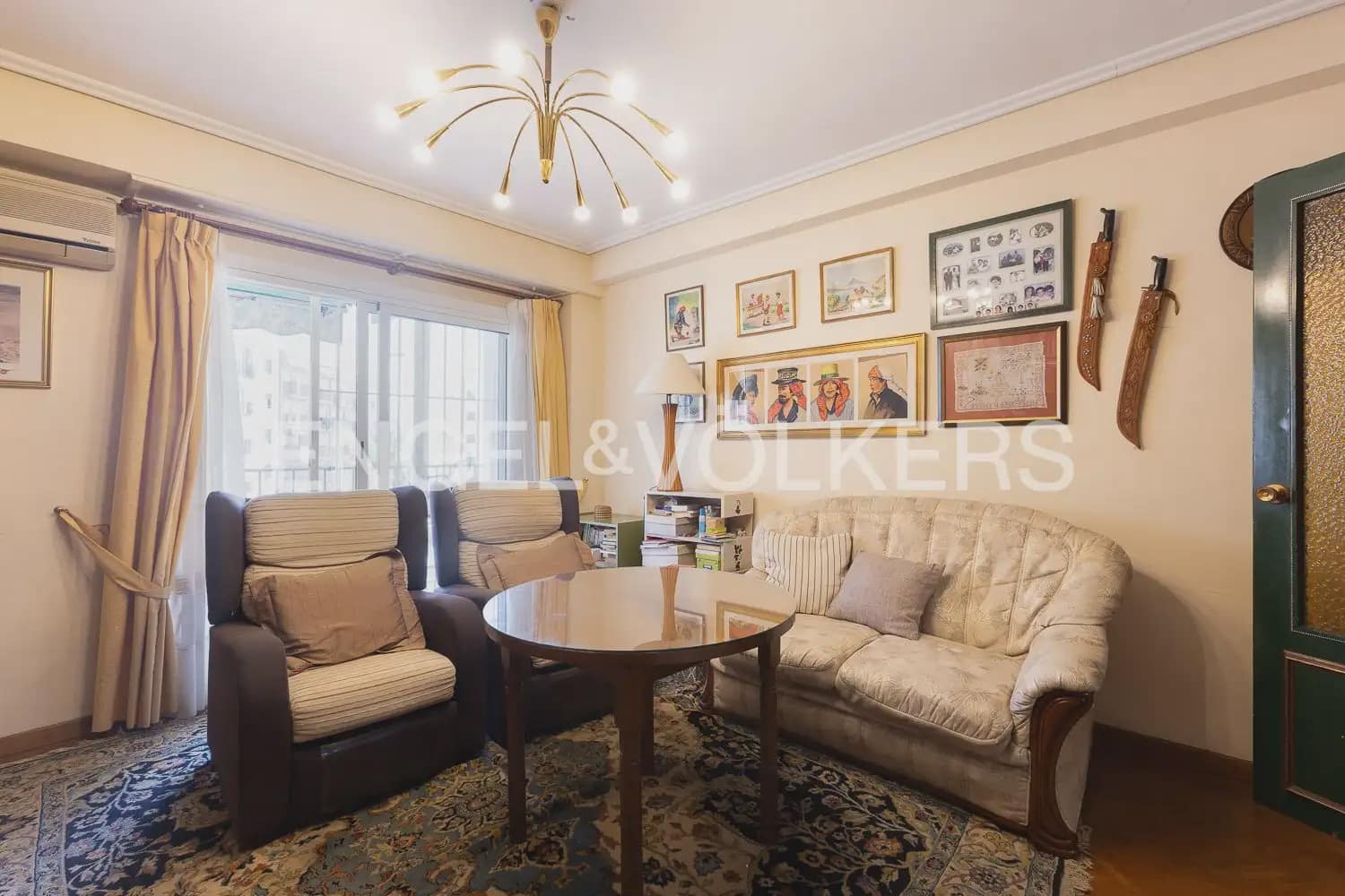 5 bedroom Flat for sale in Valencia city with garage - € 640,000 (Ref: 9938599)