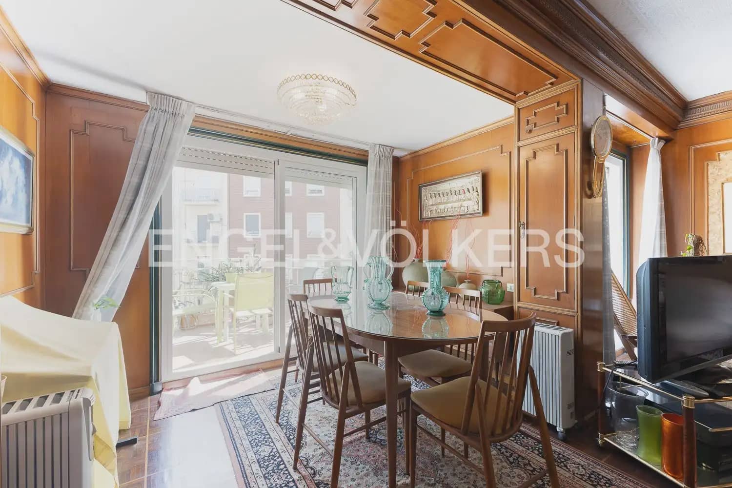5 bedroom Flat for sale in Valencia city with garage - € 640,000 (Ref: 9938599)