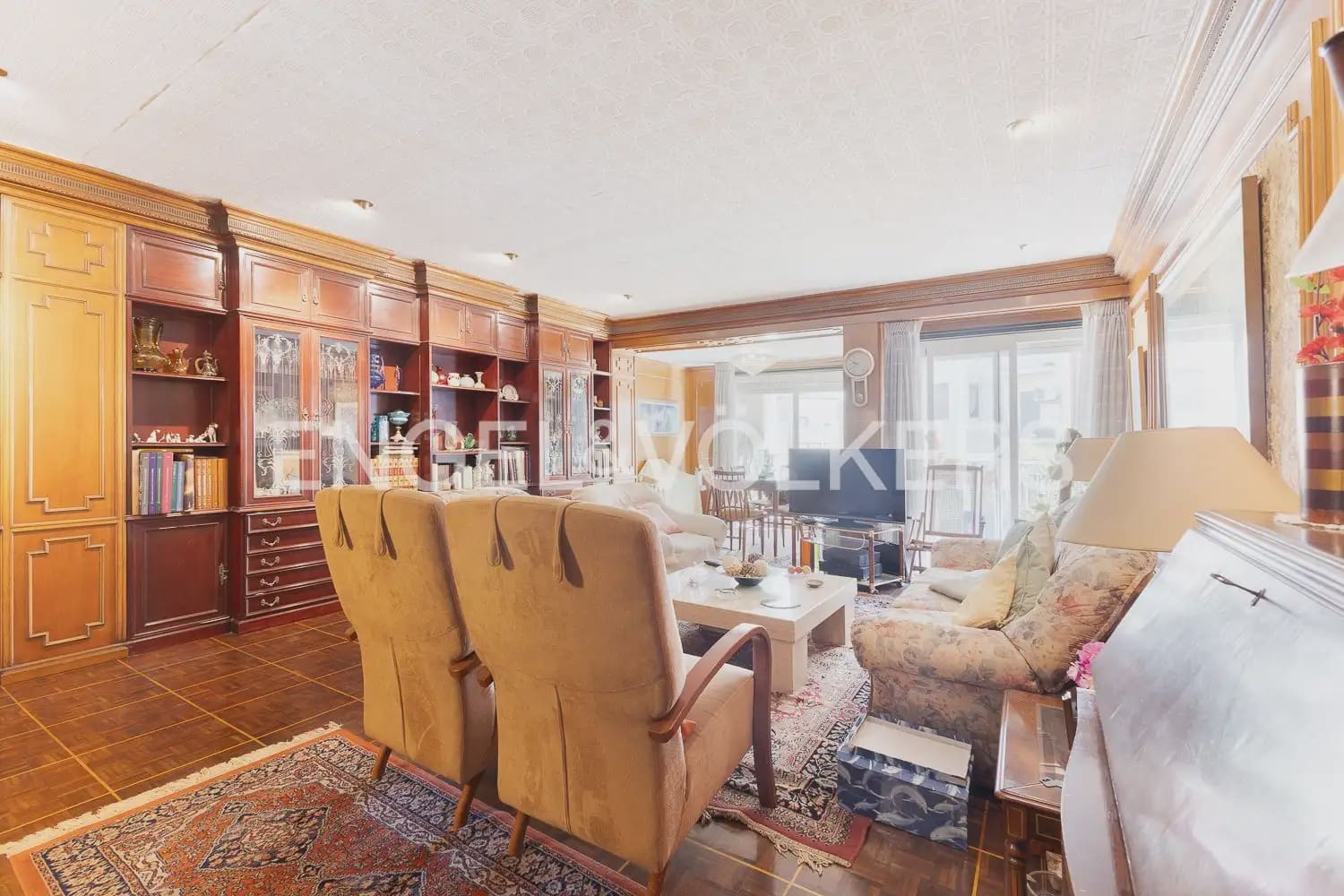 5 bedroom Flat for sale in Valencia city with garage - € 640,000 (Ref: 9938599)