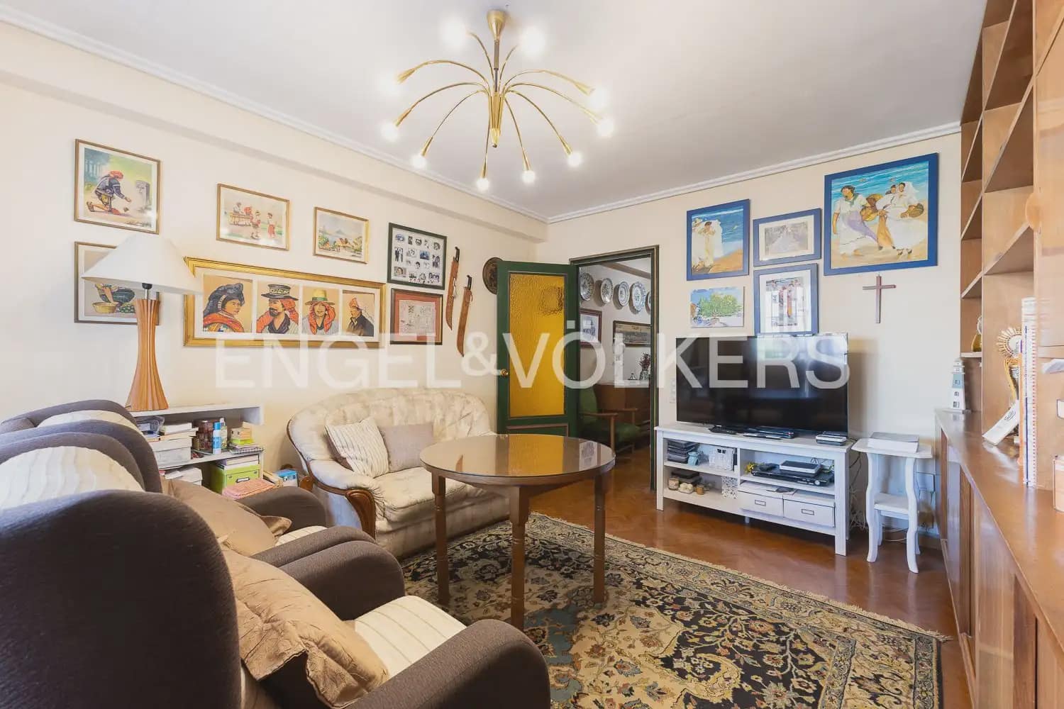 5 bedroom Flat for sale in Valencia city with garage - € 640,000 (Ref: 9938599)