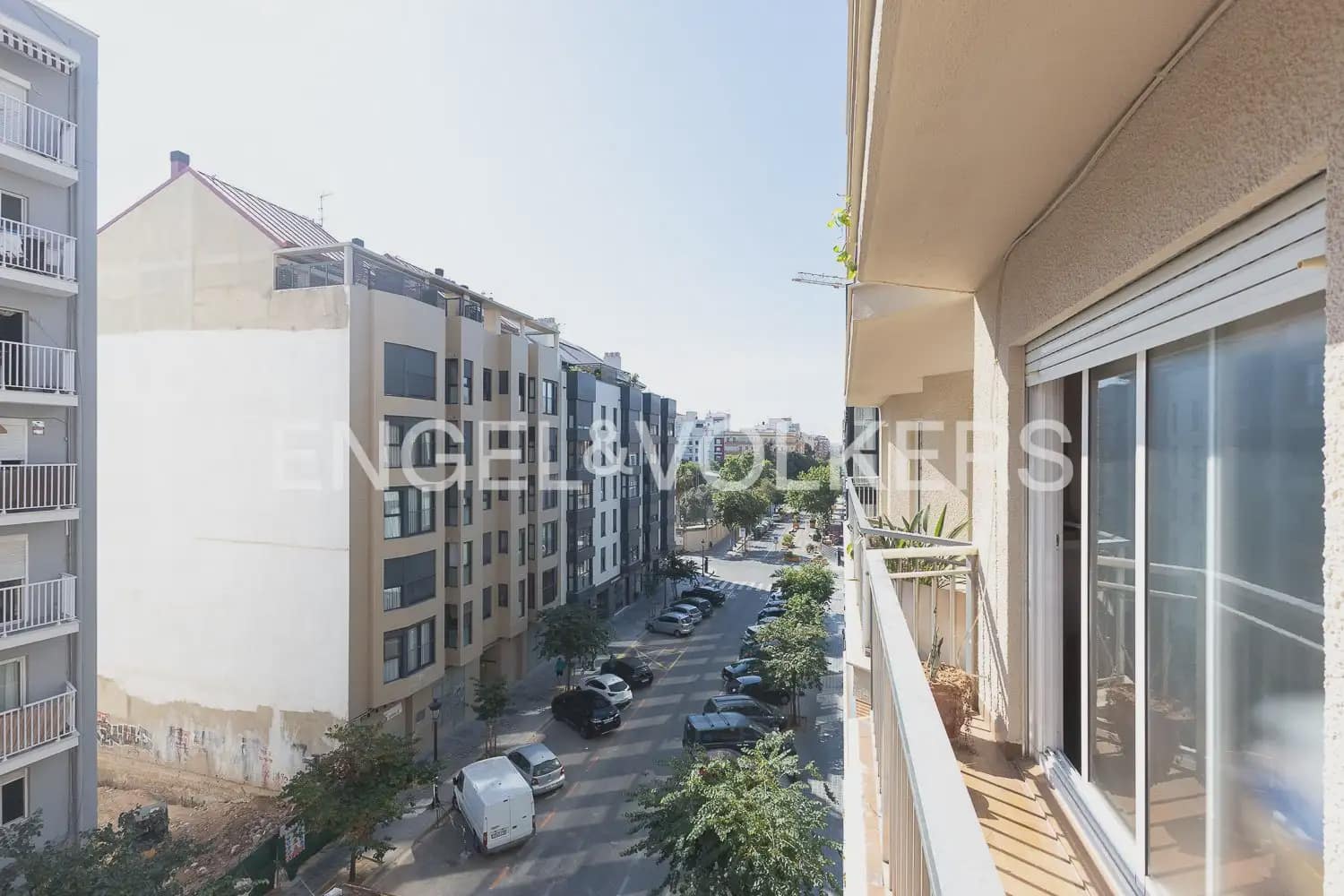 5 bedroom Flat for sale in Valencia city with garage - € 640,000 (Ref: 9938599)