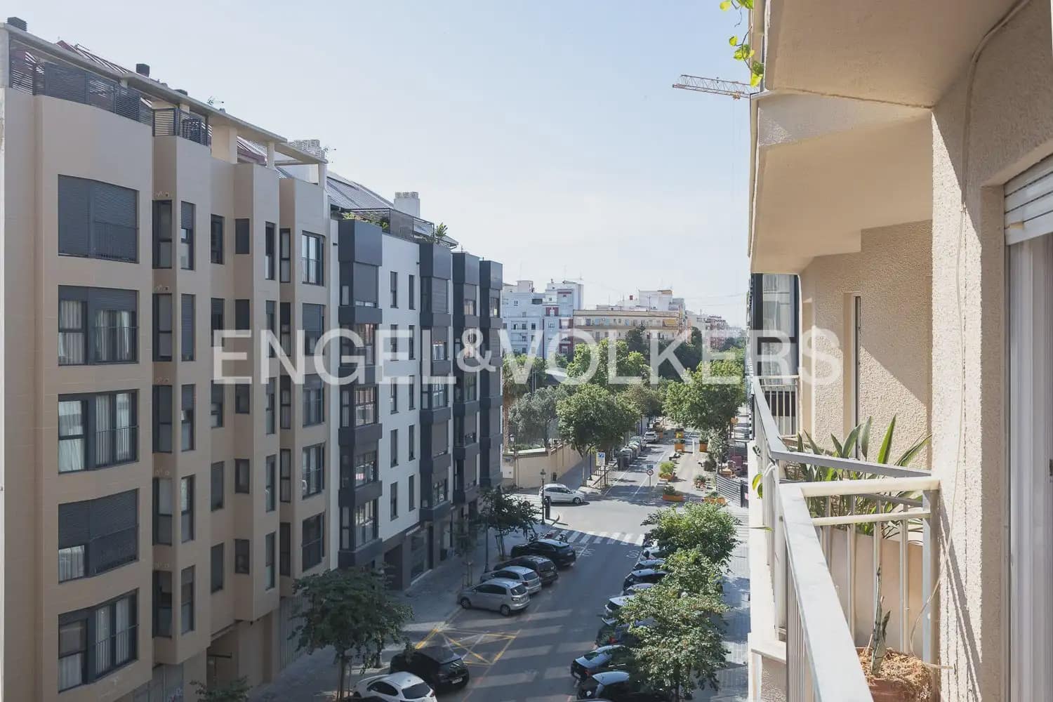 5 bedroom Flat for sale in Valencia city with garage - € 640,000 (Ref: 9938599)