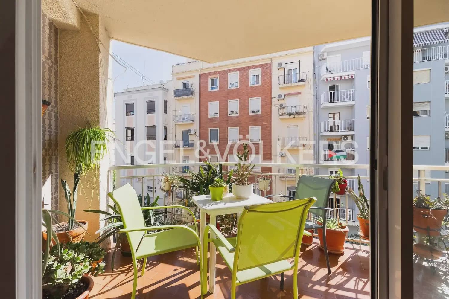 5 bedroom Flat for sale in Valencia city with garage - € 640,000 (Ref: 9938599)