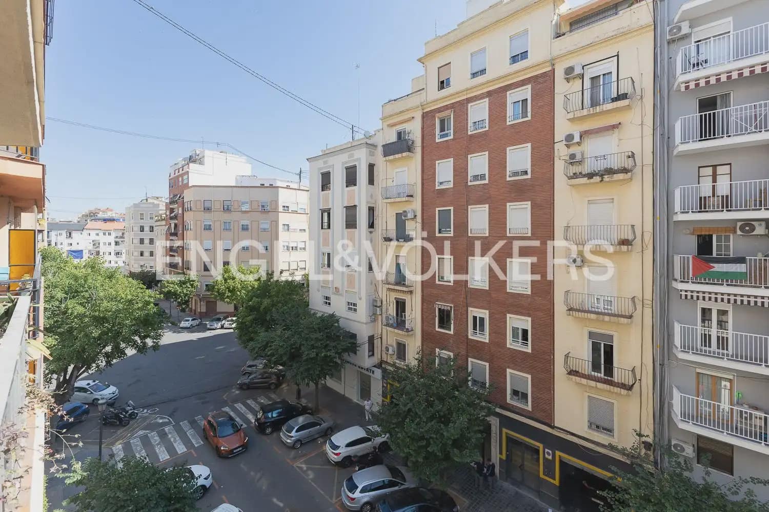 5 bedroom Flat for sale in Valencia city with garage - € 640,000 (Ref: 9938599)