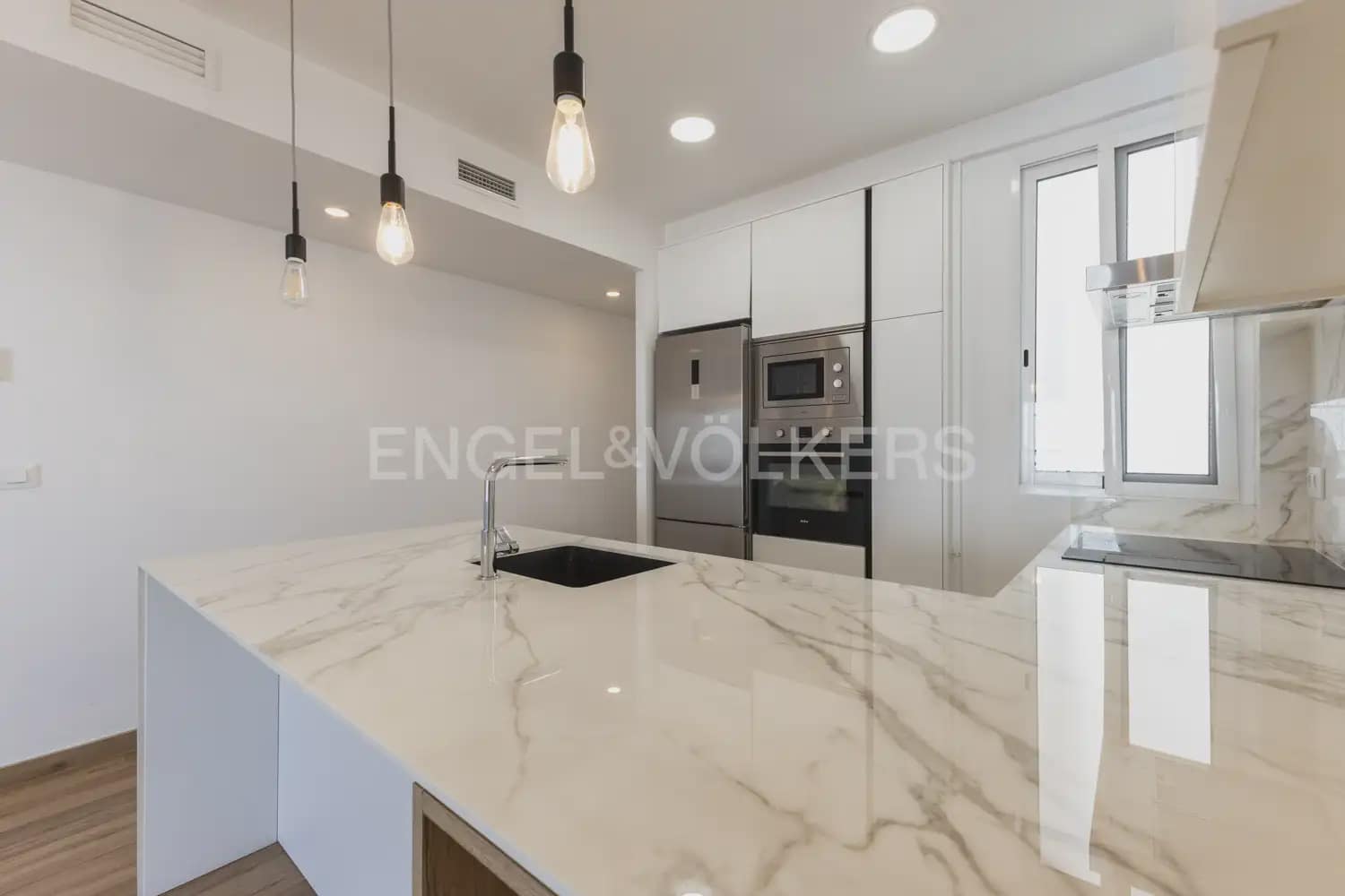 3 Zimmer Wohnung zu vermieten in Valencia Stadt - 1.700 € (Ref: 9938976)