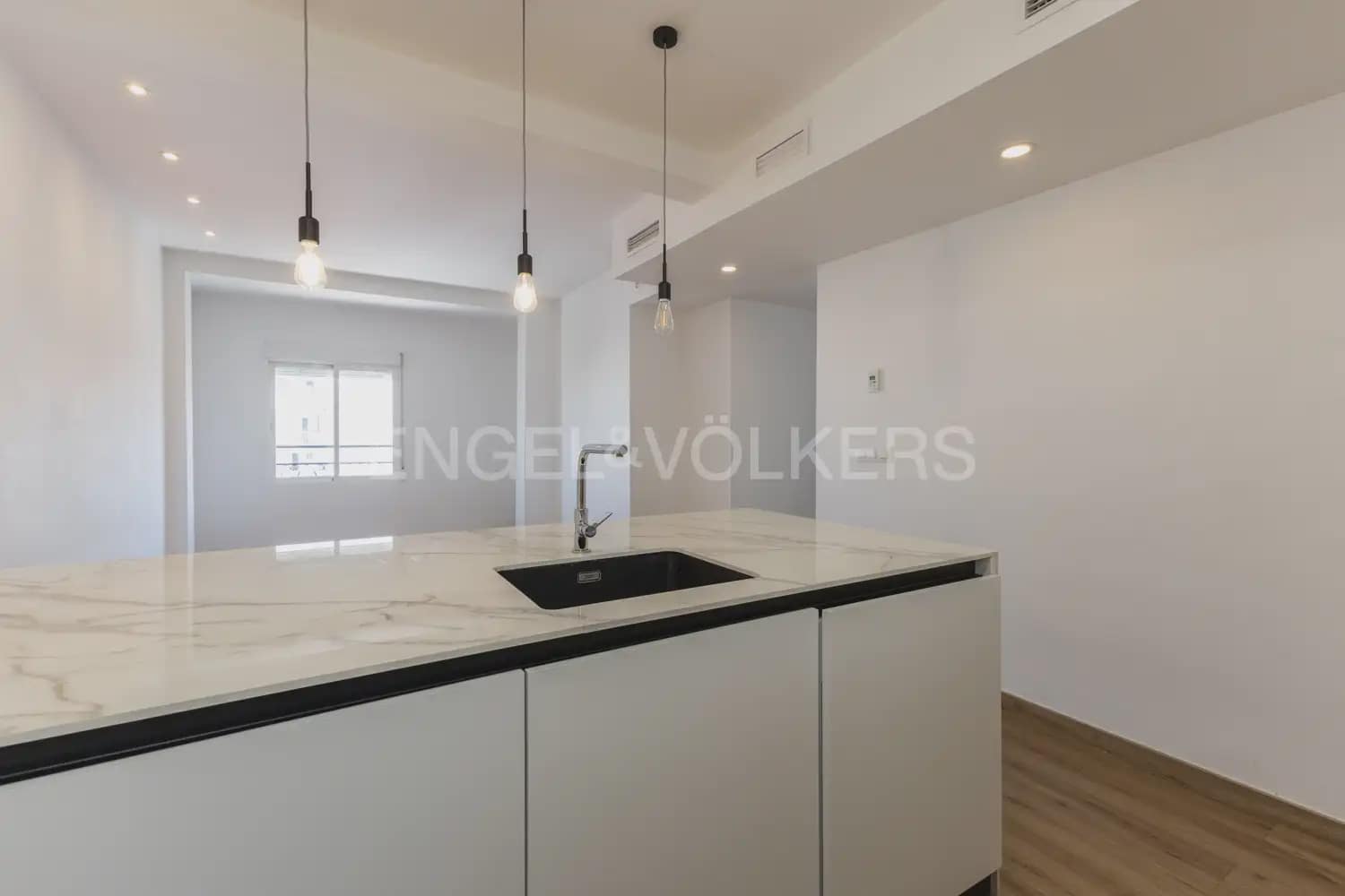 3 Zimmer Wohnung zu vermieten in Valencia Stadt - 1.700 € (Ref: 9938976)