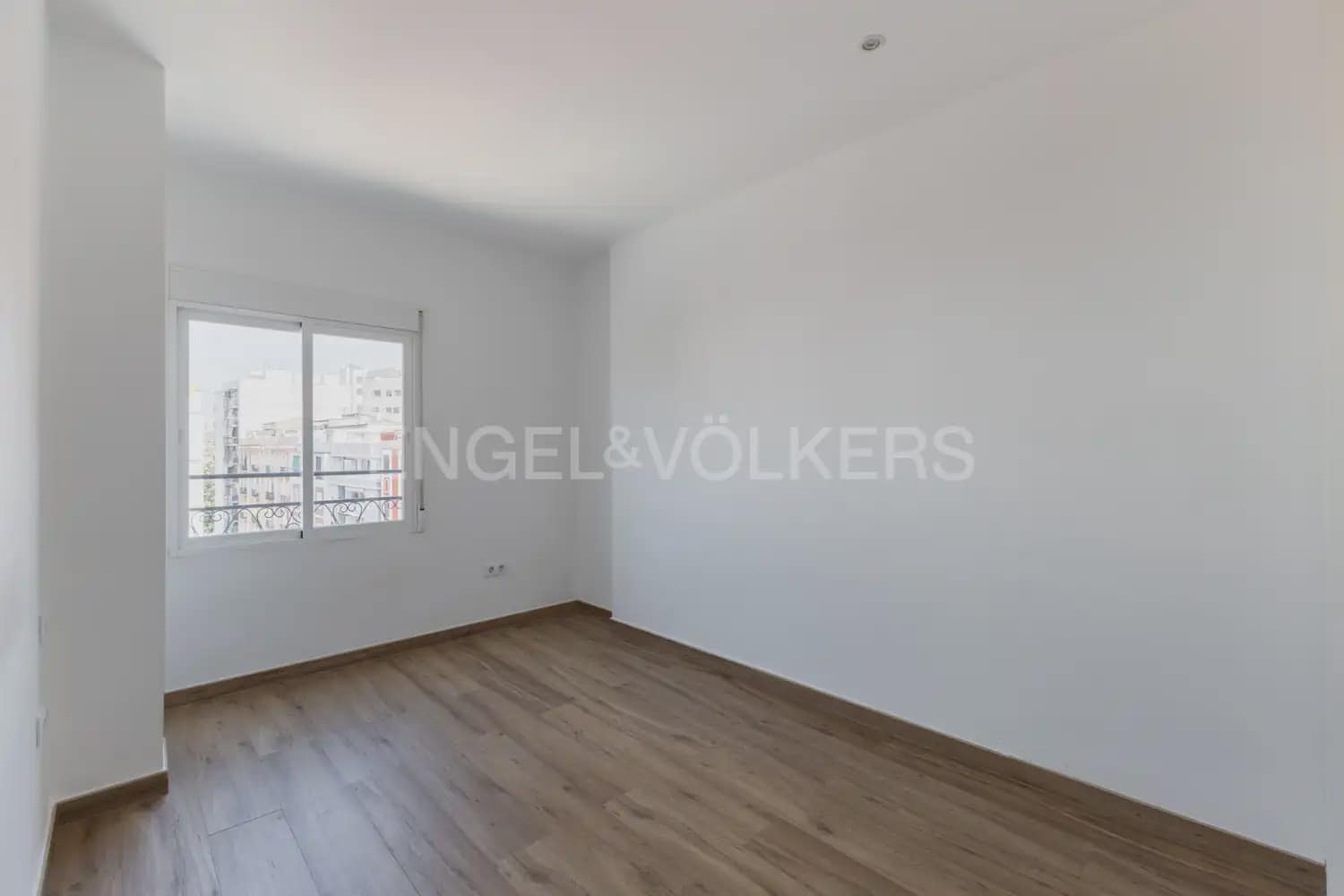 3 Zimmer Wohnung zu vermieten in Valencia Stadt - 1.700 € (Ref: 9938976)
