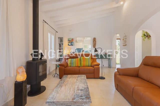 4 soverom Villa til salgs i Devessa - Monte Pego, Dénia med svømmebasseng garasje - € 557 000 (Ref: 9939094)