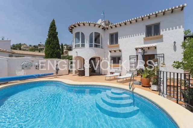 4 soverom Villa til salgs i Devessa - Monte Pego, Dénia med svømmebasseng garasje - € 557 000 (Ref: 9939094)