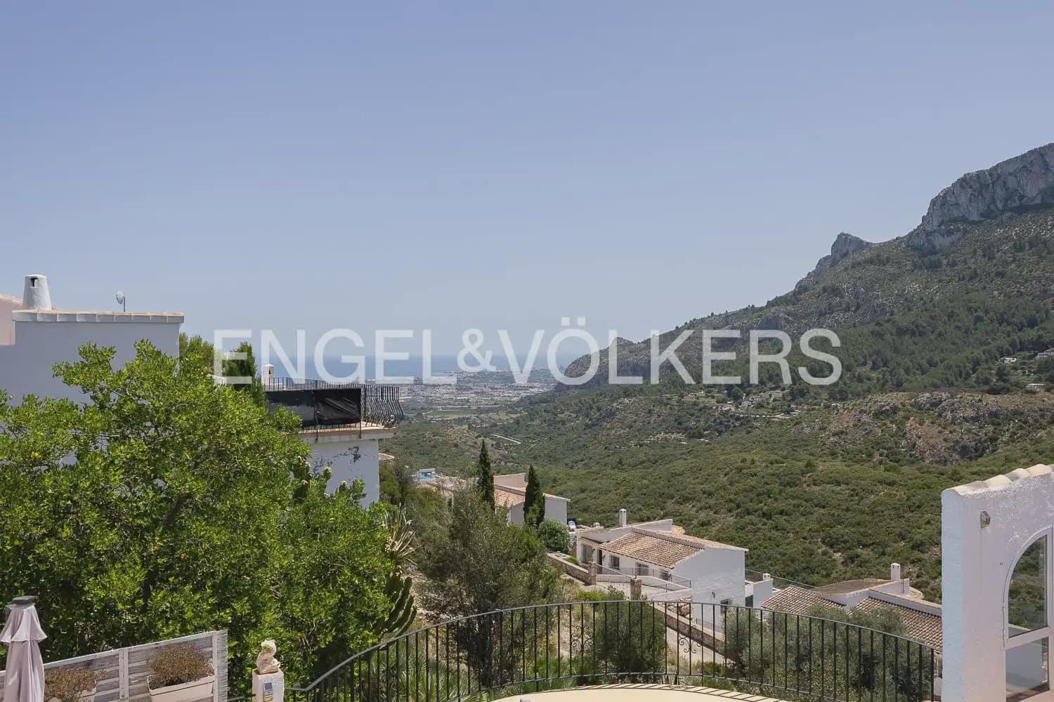 4 soverom Villa til salgs i Denia med svømmebasseng garasje - € 557 000 (Ref: 9939094)