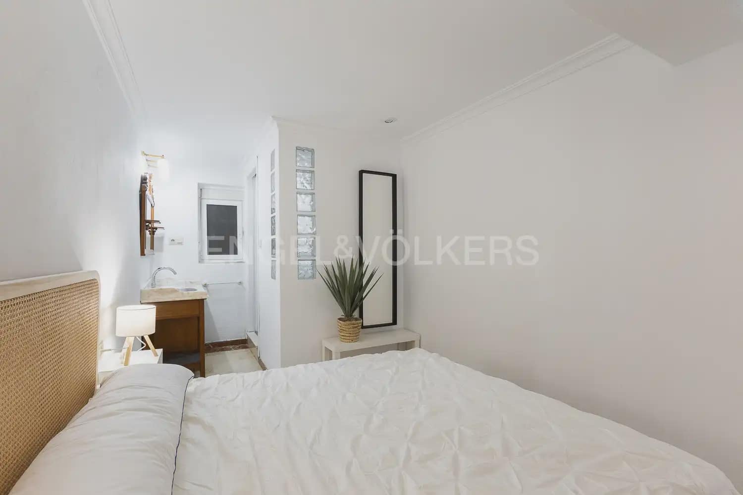1 bedroom Flat for rent in Valencia city - € 1,250 (Ref: 9940754)