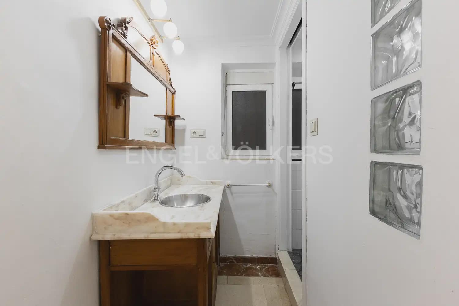 1 bedroom Flat for rent in Valencia city - € 1,250 (Ref: 9940754)