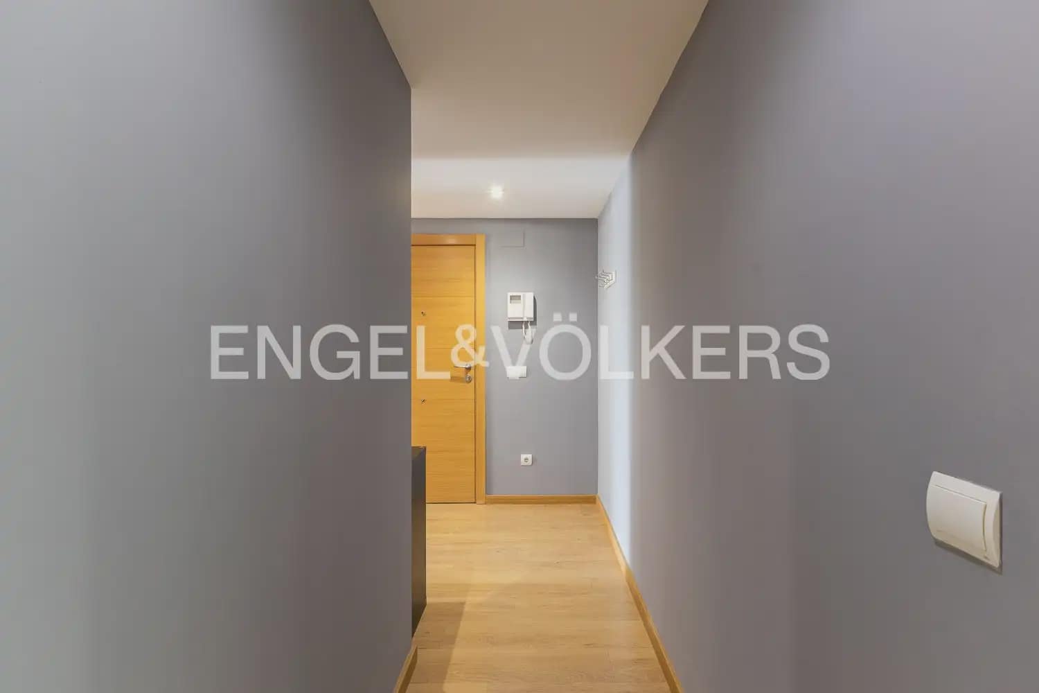 3 bedroom Flat for rent in Valencia city with garage - € 1,500 (Ref: 9940755)