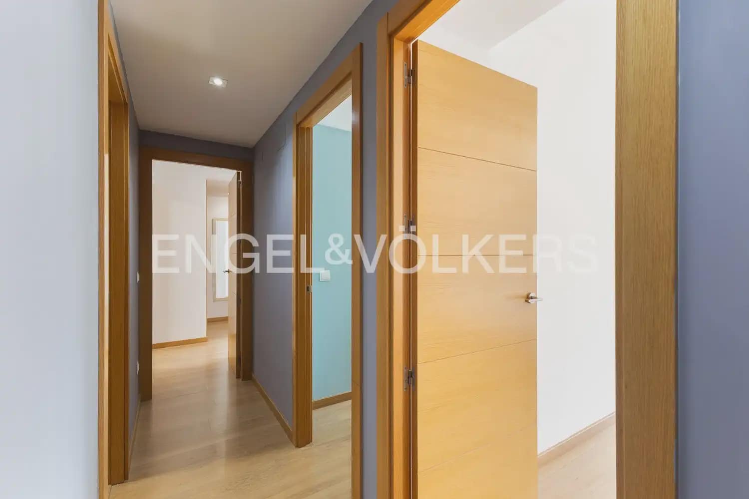 3 bedroom Flat for rent in Valencia city with garage - € 1,500 (Ref: 9940755)