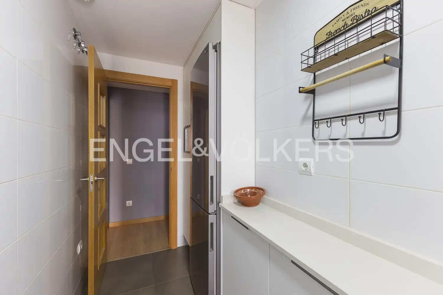 3 bedroom Flat for rent in Valencia city with garage - € 1,500 (Ref: 9940755)