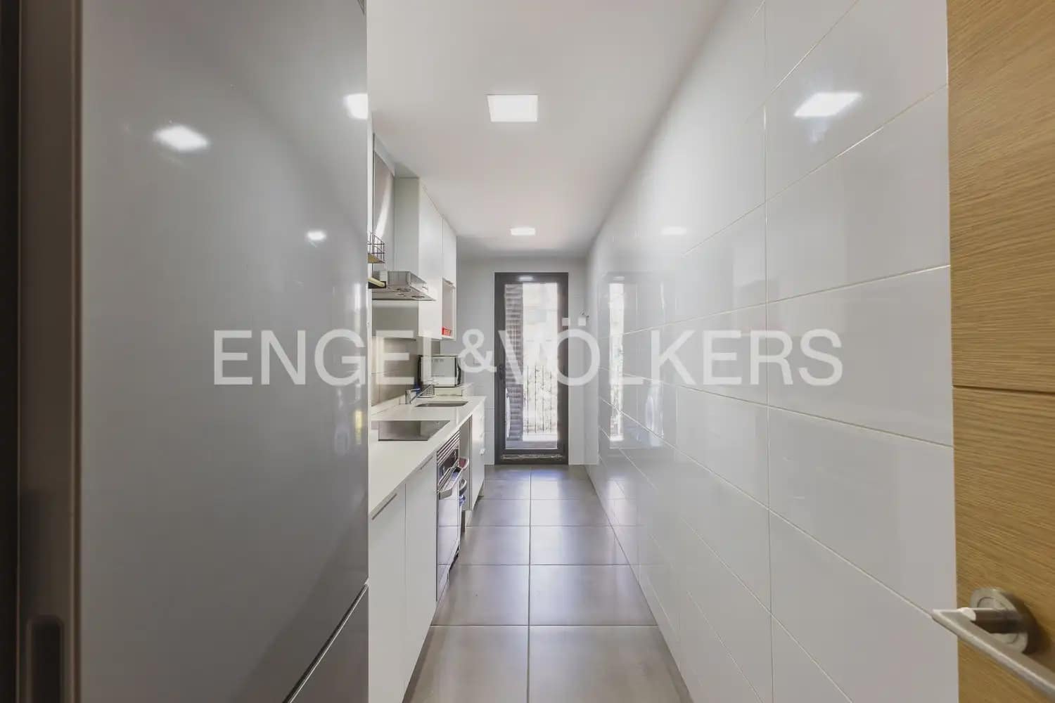 3 bedroom Flat for rent in Valencia city with garage - € 1,500 (Ref: 9940755)