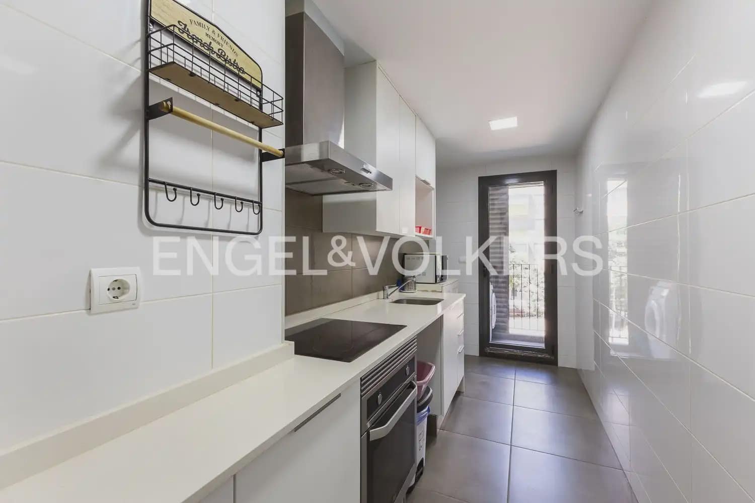 3 bedroom Flat for rent in Valencia city with garage - € 1,500 (Ref: 9940755)