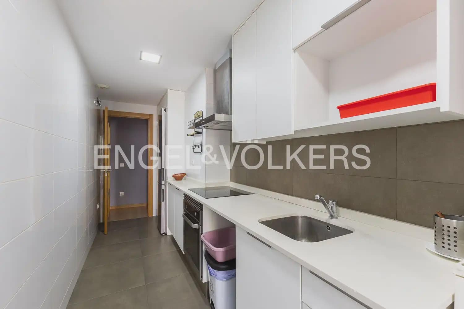 3 bedroom Flat for rent in Valencia city with garage - € 1,500 (Ref: 9940755)