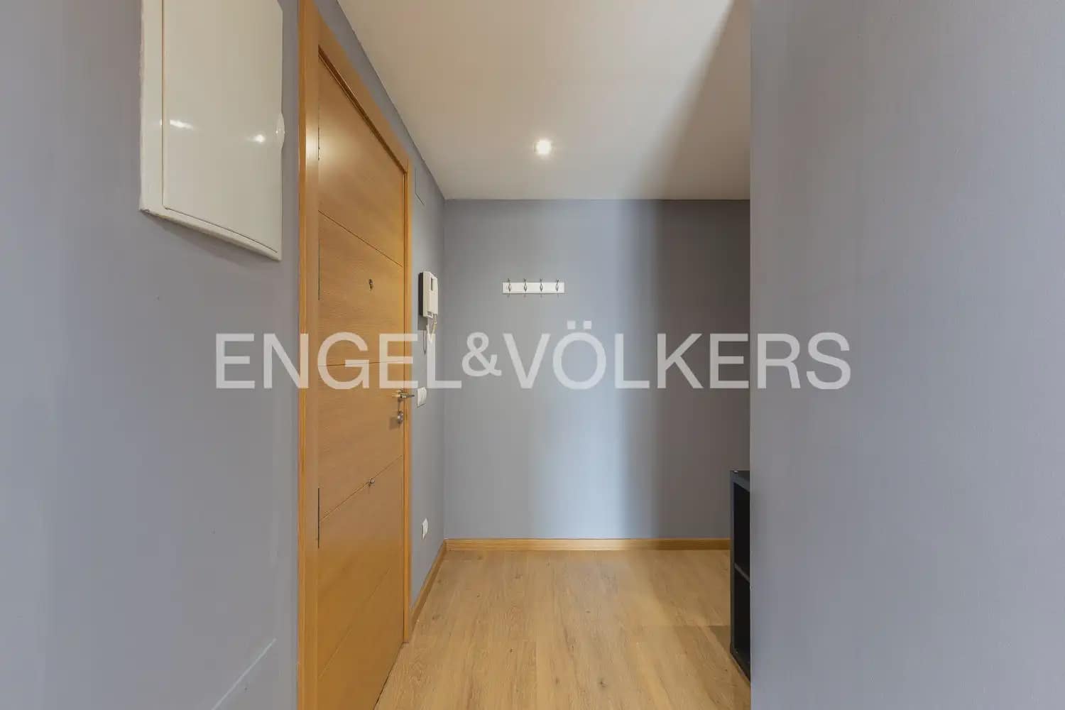 3 bedroom Flat for rent in Valencia city with garage - € 1,500 (Ref: 9940755)