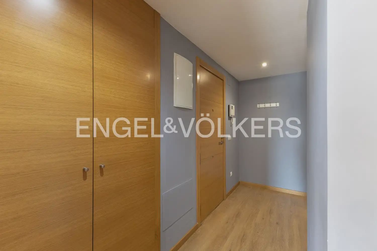 3 bedroom Flat for rent in Valencia city with garage - € 1,500 (Ref: 9940755)