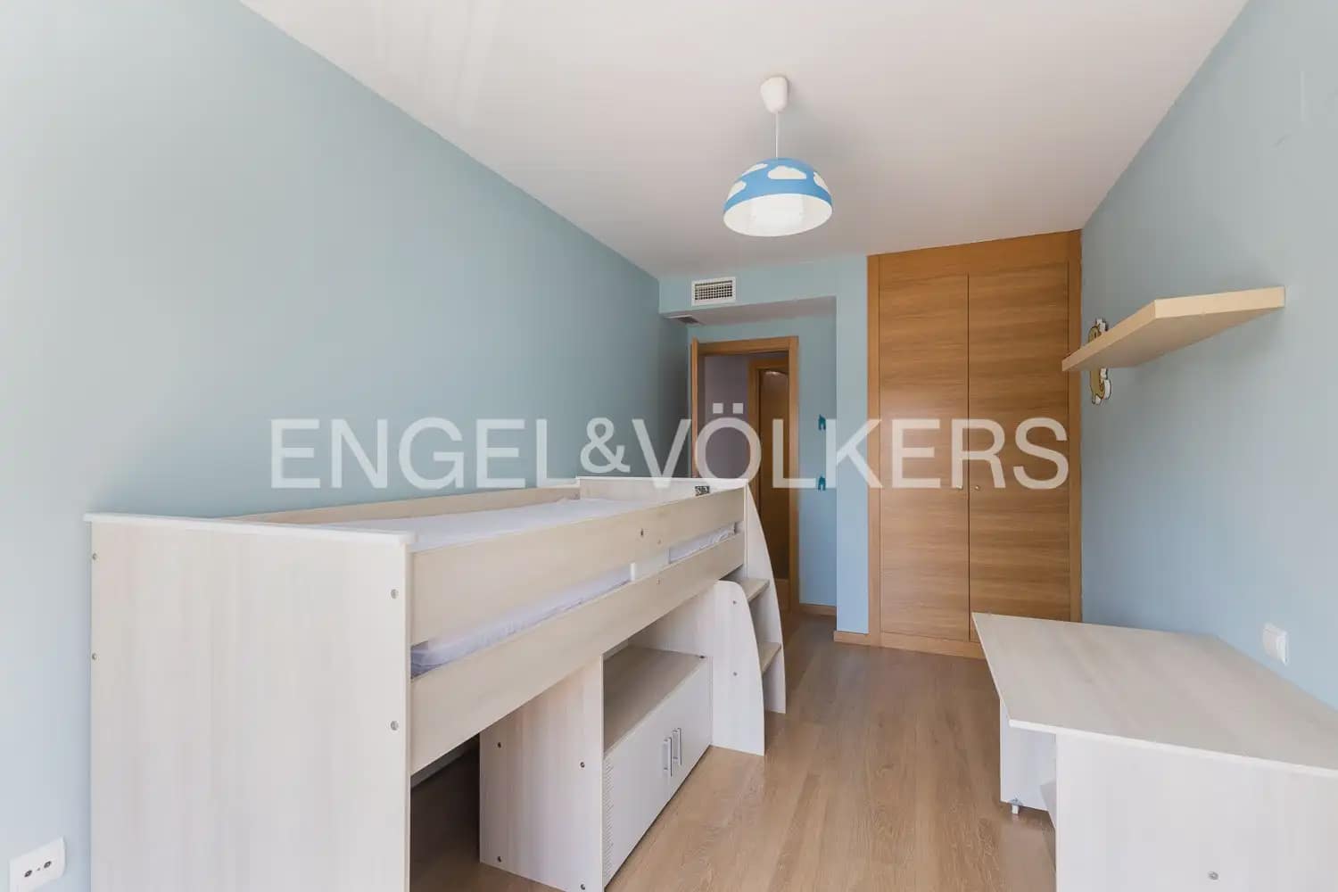 3 bedroom Flat for rent in Valencia city with garage - € 1,500 (Ref: 9940755)