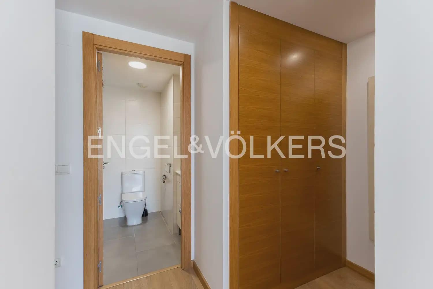 3 bedroom Flat for rent in Valencia city with garage - € 1,500 (Ref: 9940755)