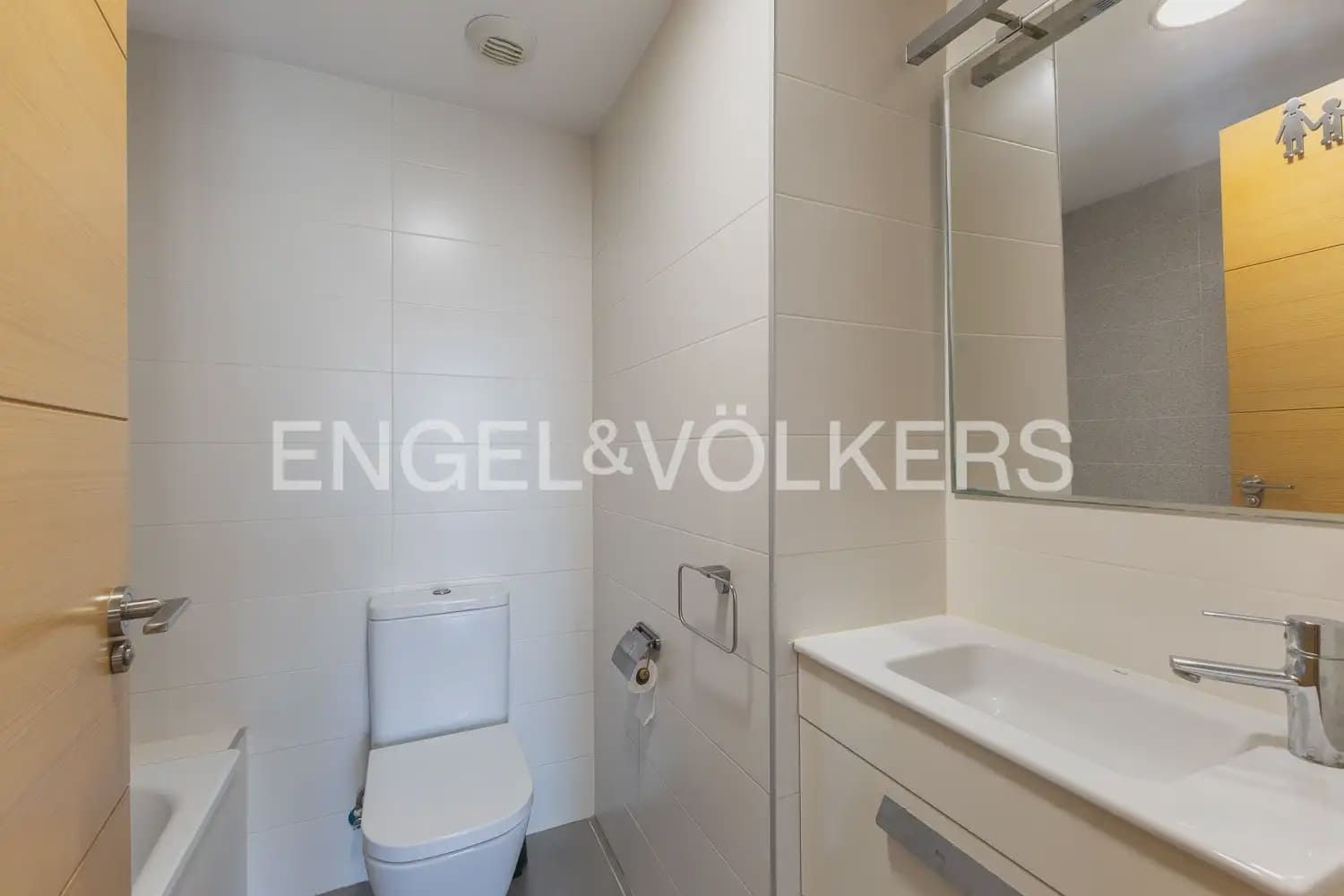3 bedroom Flat for rent in Valencia city with garage - € 1,500 (Ref: 9940755)