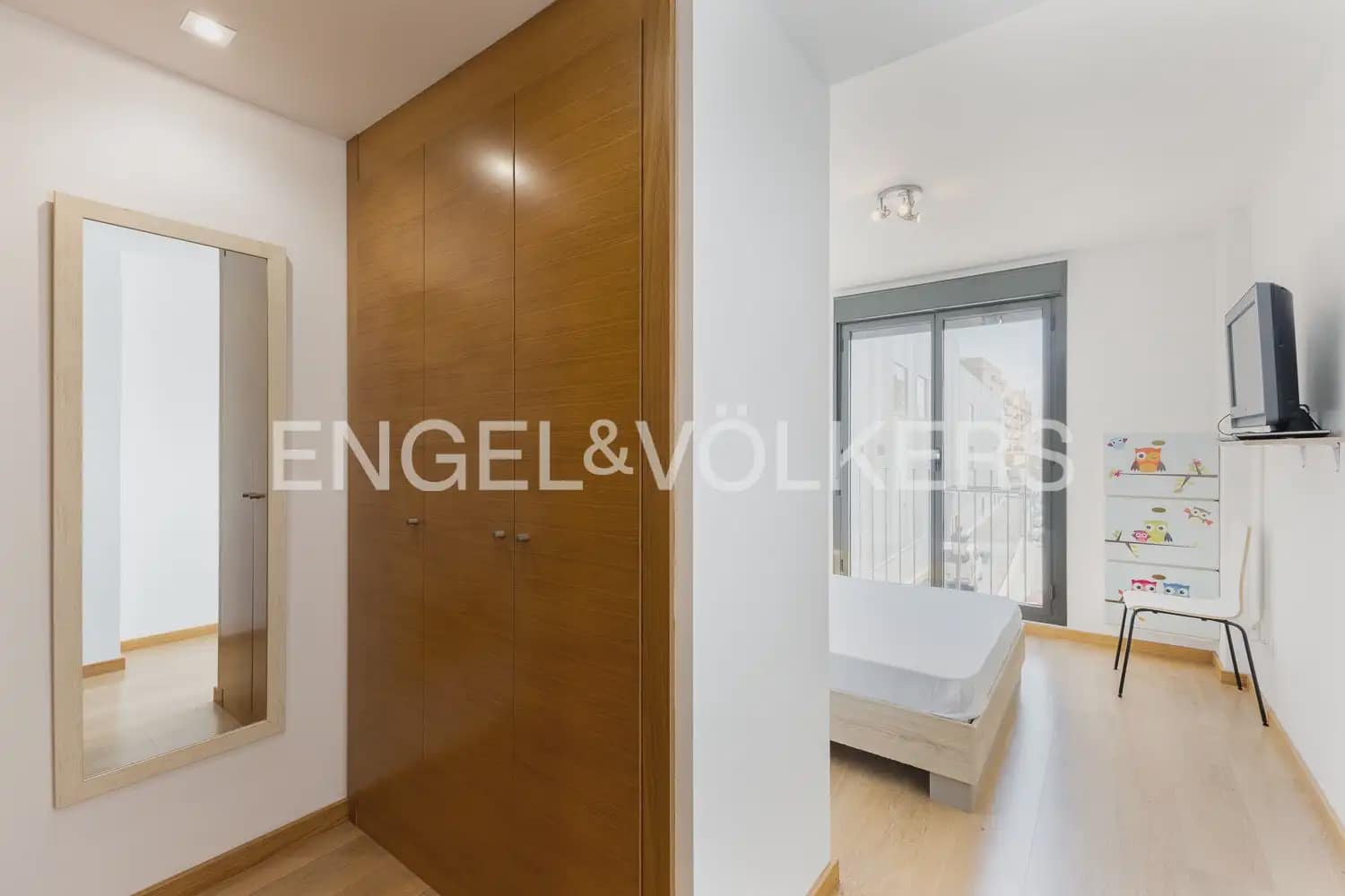 3 bedroom Flat for rent in Valencia city with garage - € 1,500 (Ref: 9940755)