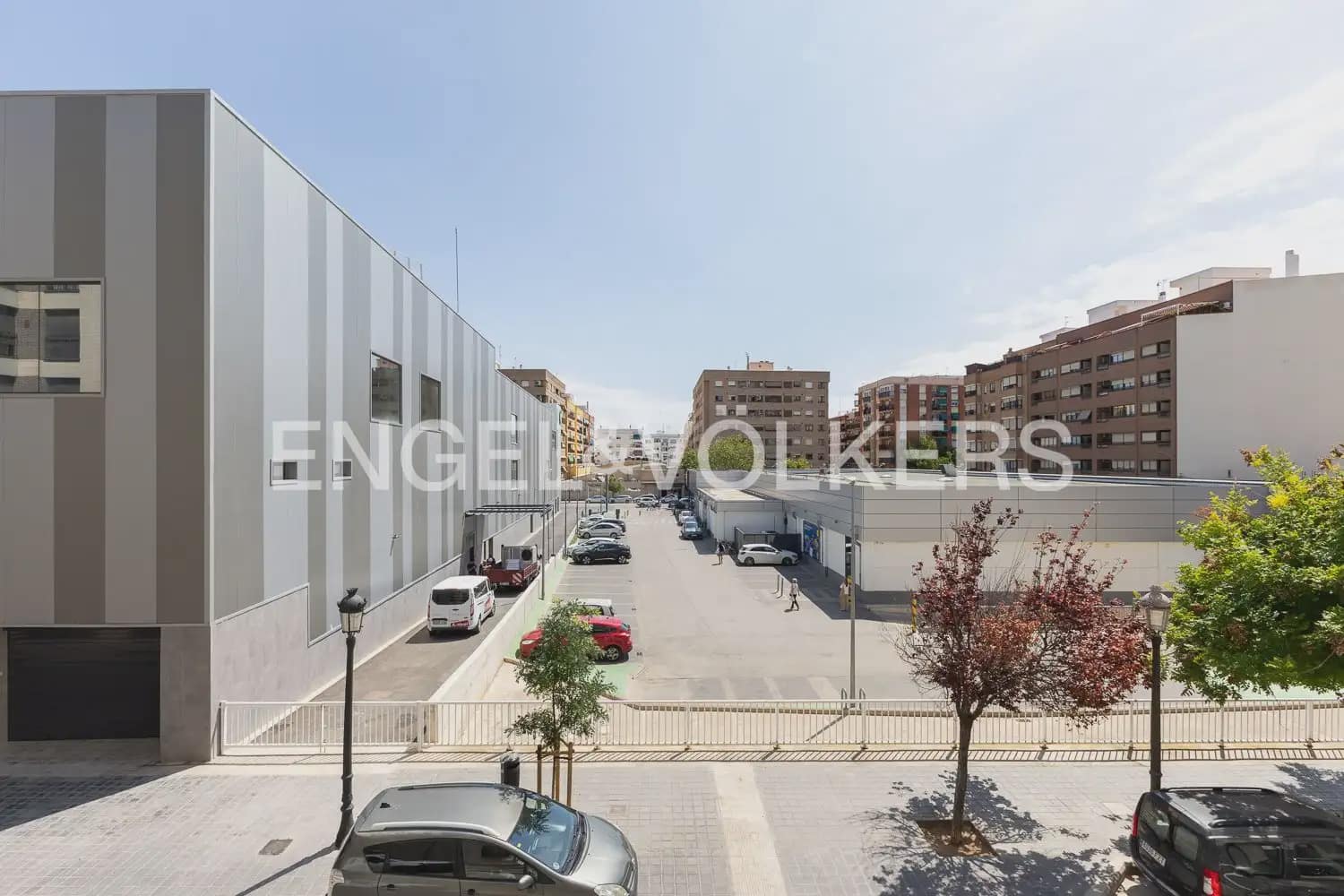 3 bedroom Flat for rent in Valencia city with garage - € 1,500 (Ref: 9940755)