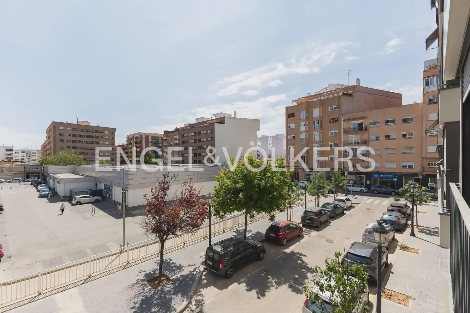 3 bedroom Flat for rent in Valencia city with garage - € 1,500 (Ref: 9940755)