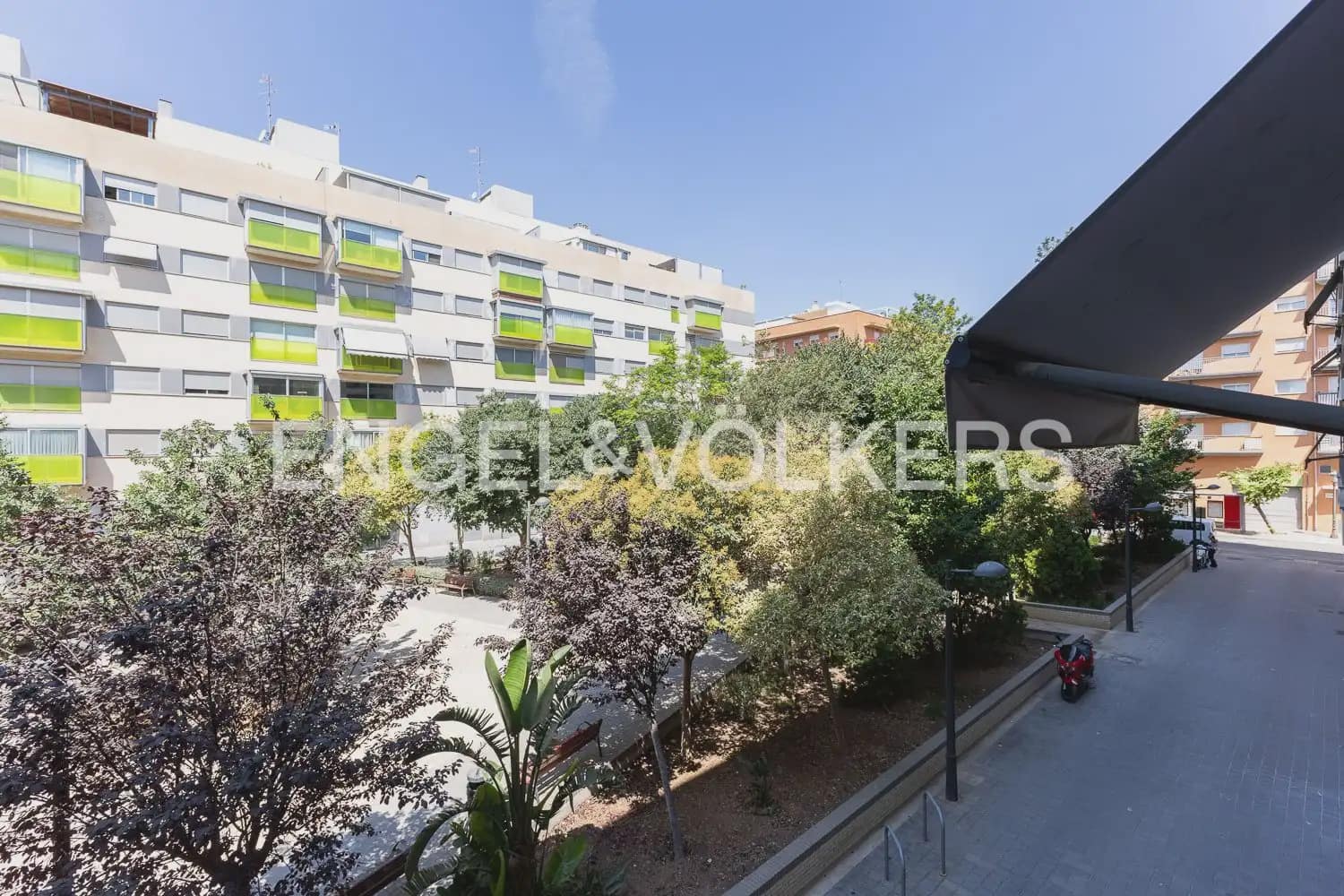 3 bedroom Flat for rent in Valencia city with garage - € 1,500 (Ref: 9940755)