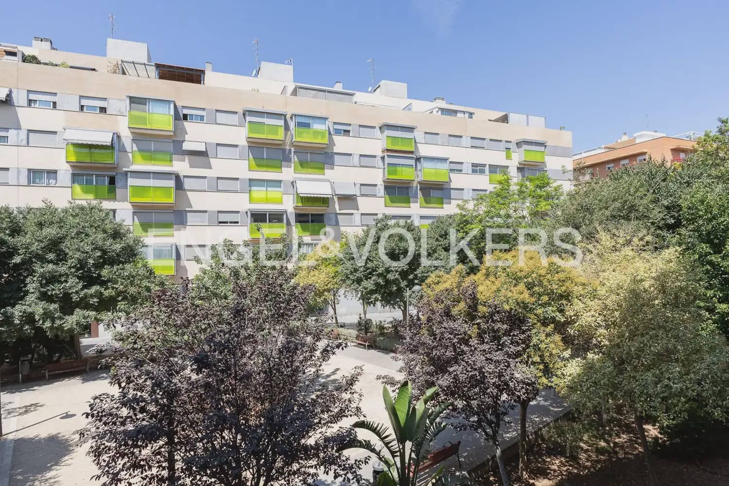 3 bedroom Flat for rent in Valencia city with garage - € 1,500 (Ref: 9940755)