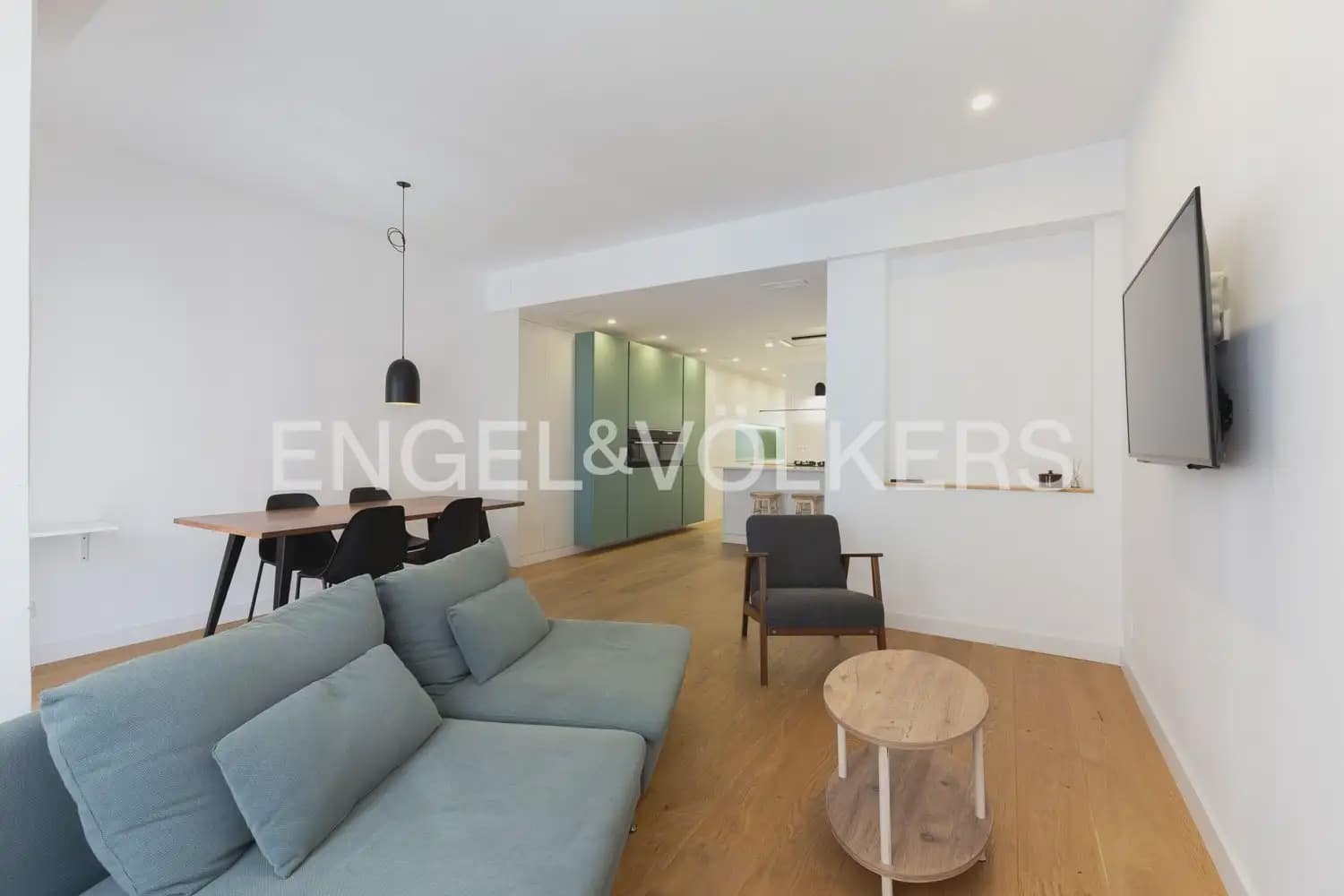 2 bedroom Flat for rent in Valencia city - € 2,000 (Ref: 9940756)